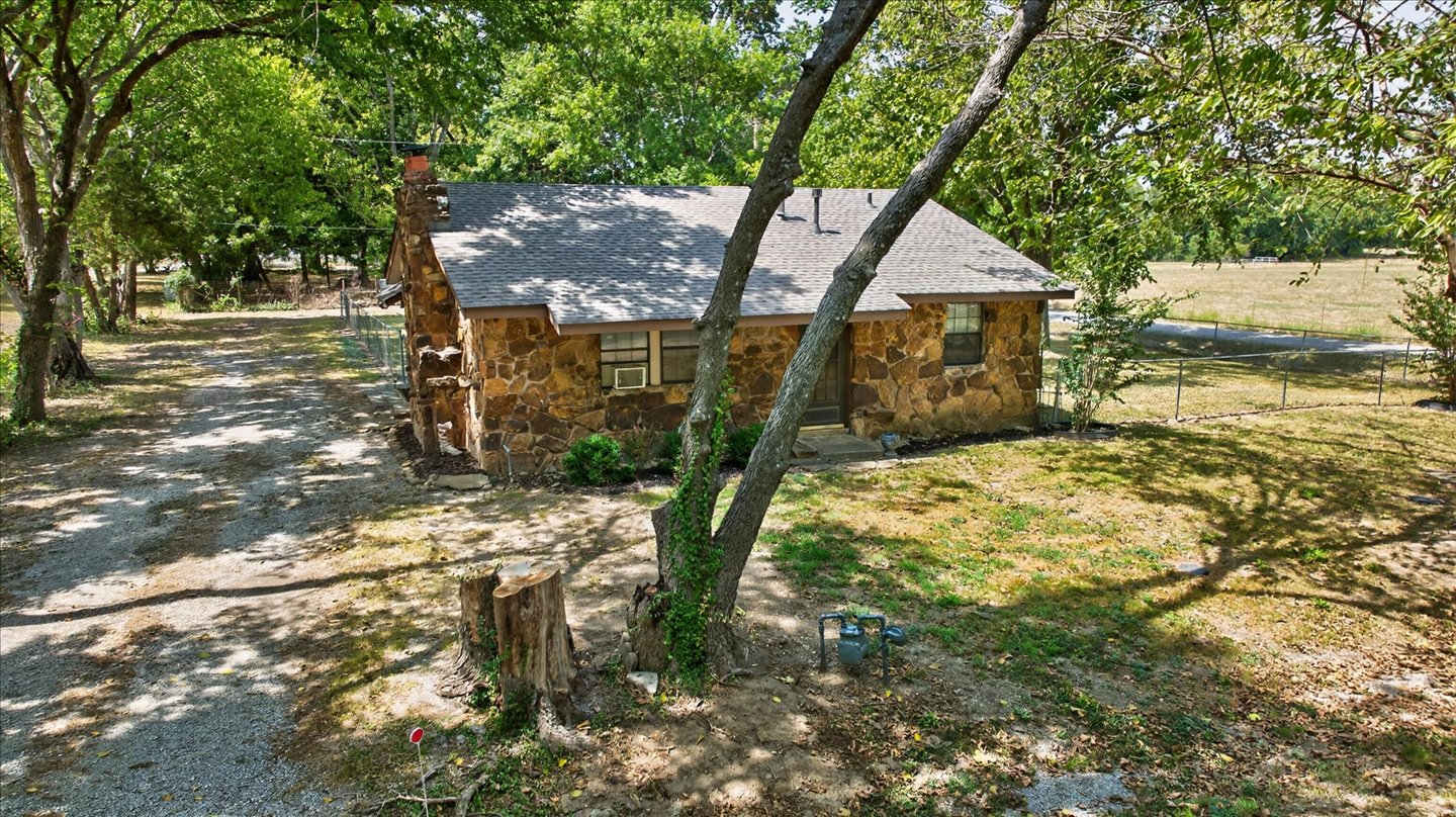 120 Ottawa Avenue Property Photo 3