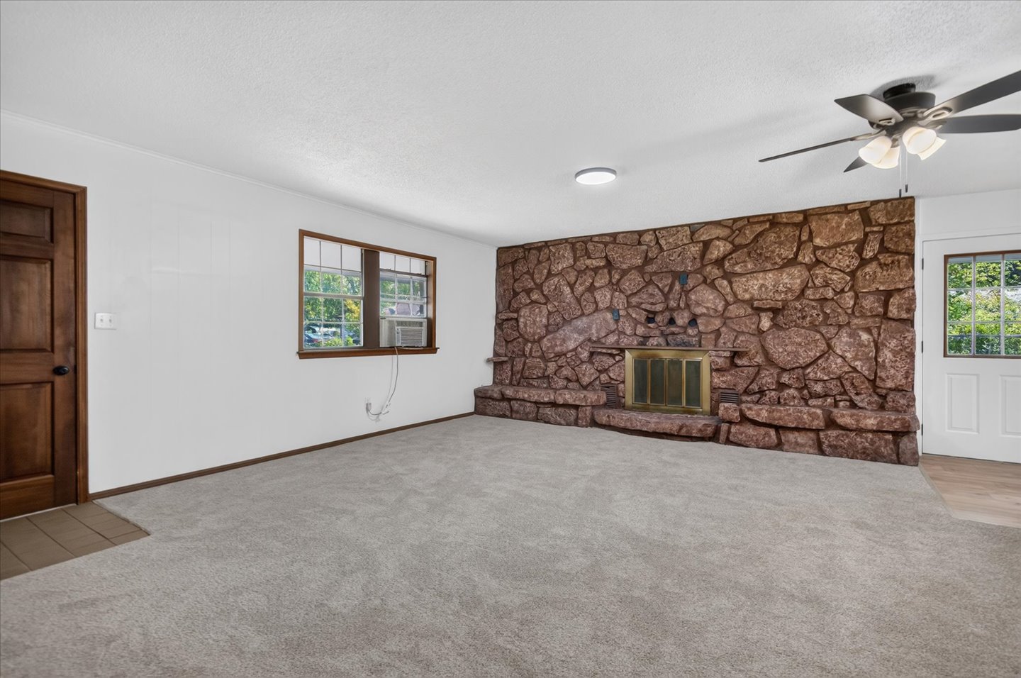 120 Ottawa Avenue Property Photo 6