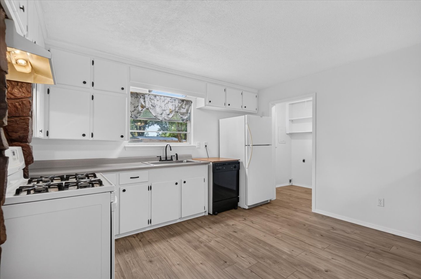120 Ottawa Avenue Property Photo 9