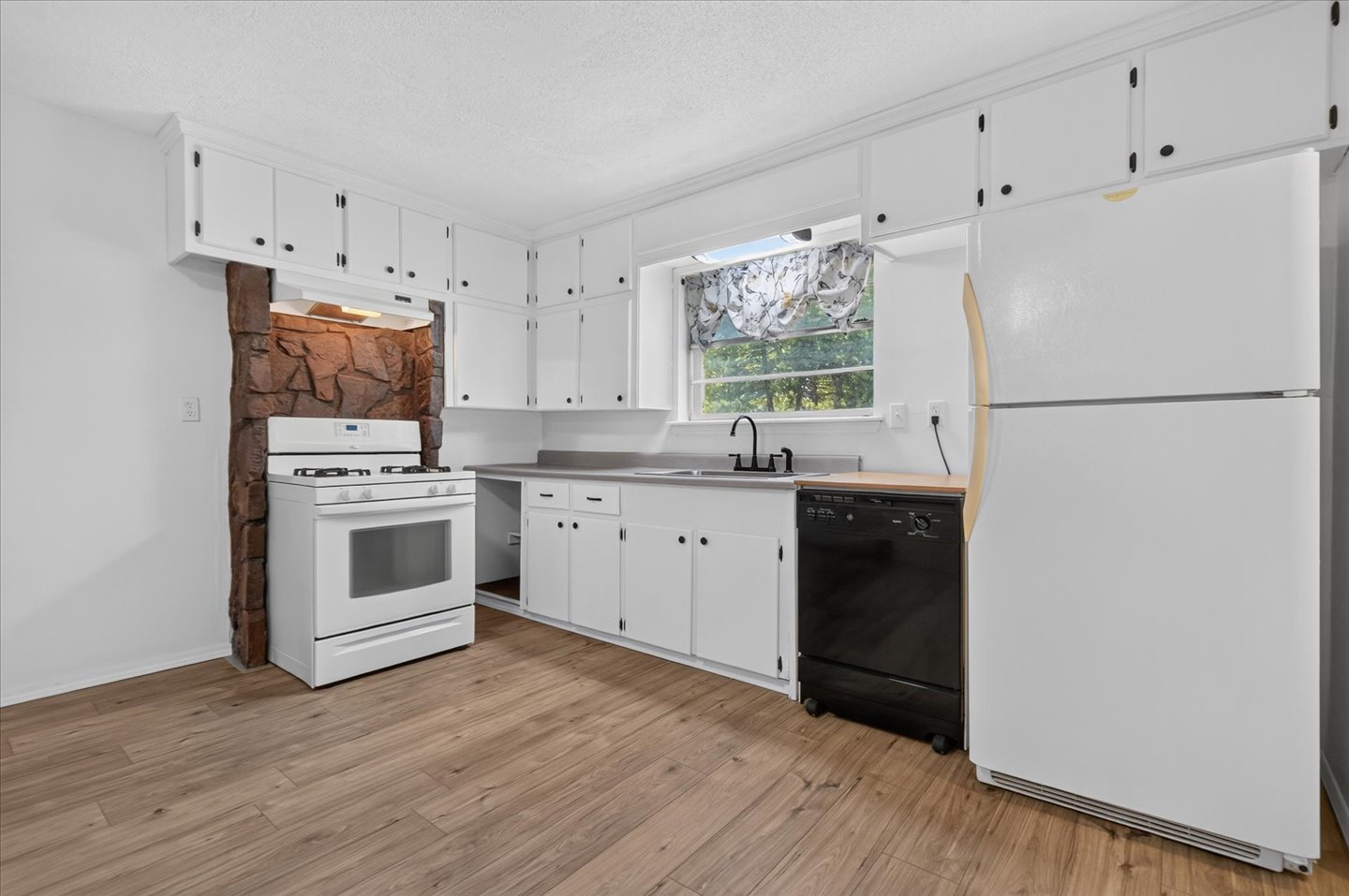 120 Ottawa Avenue Property Photo 11