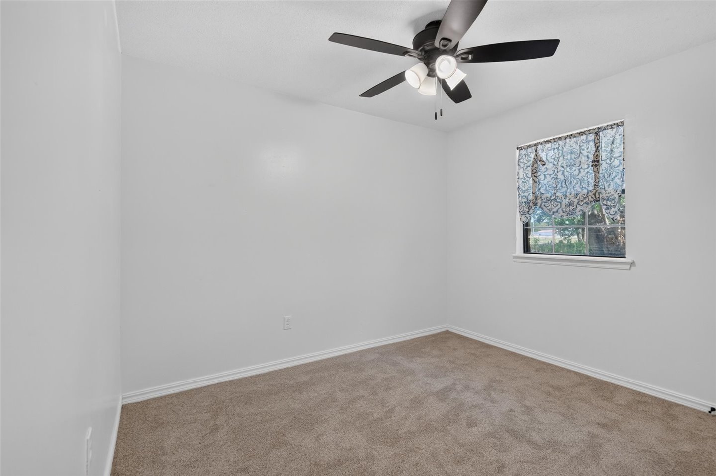 120 Ottawa Avenue Property Photo 15