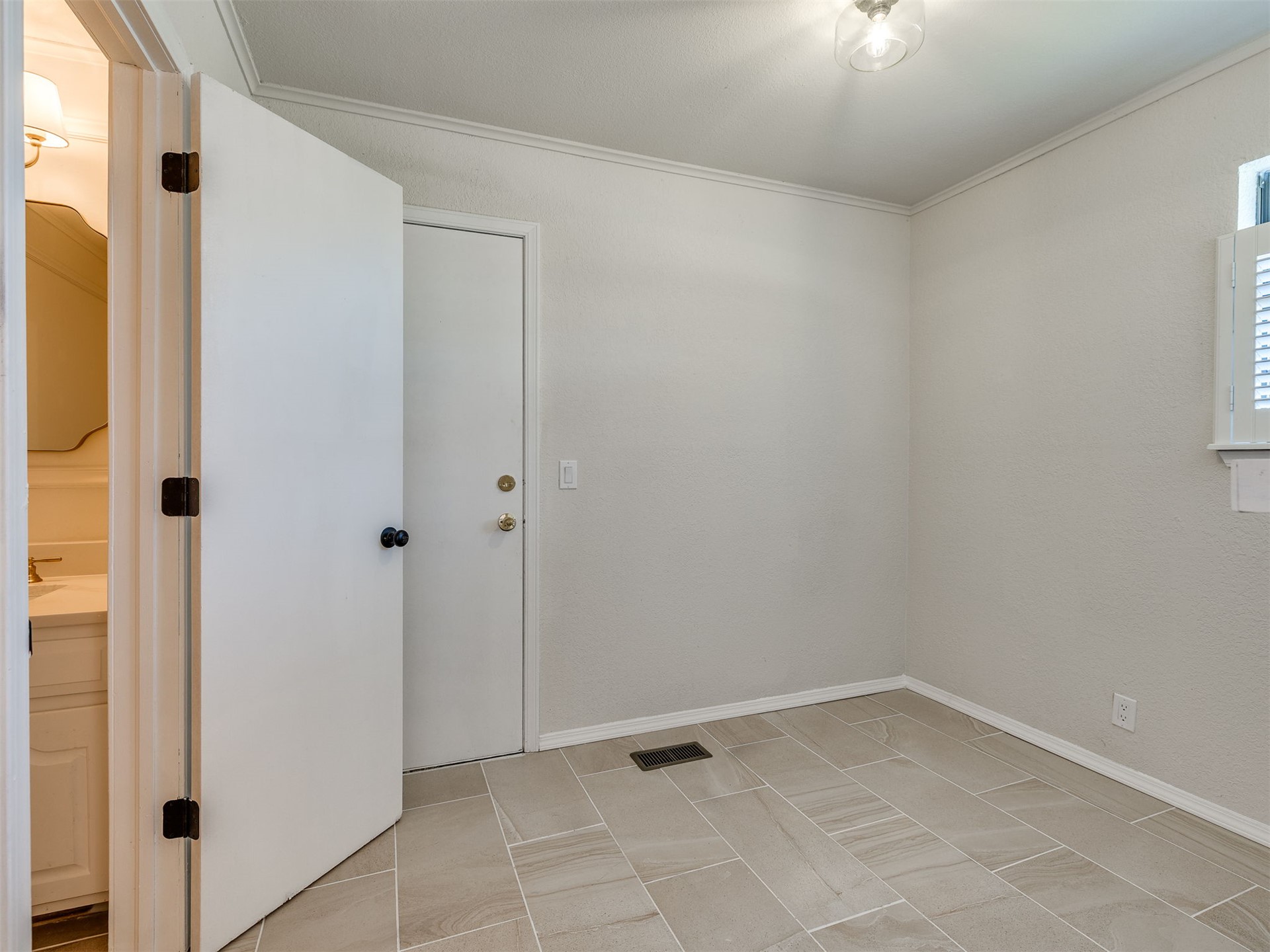 8308 E 107th Place Property Photo 31