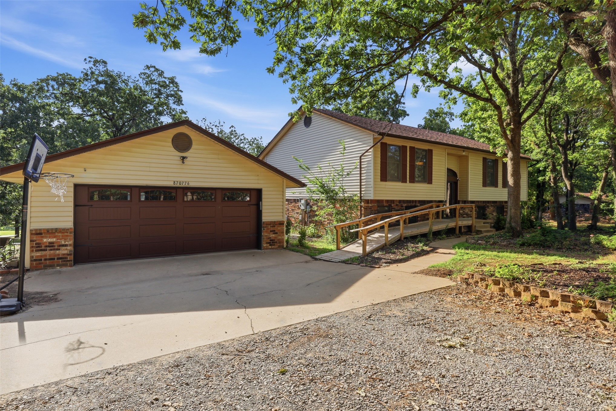 870776 S Hickory E Property Photo 1