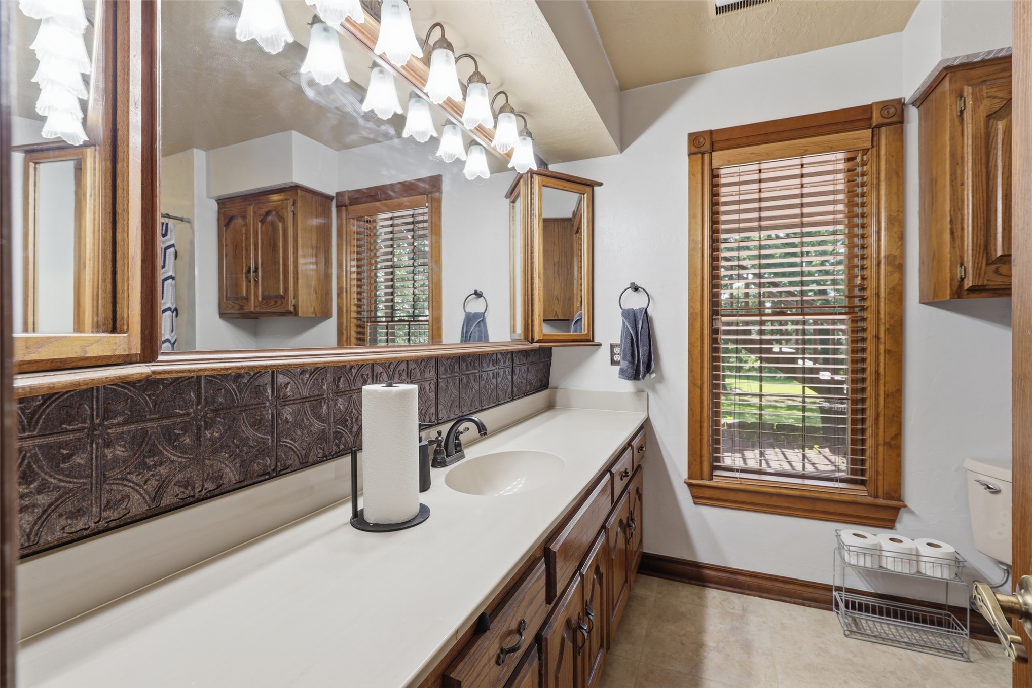 870776 S Hickory E Property Photo 36
