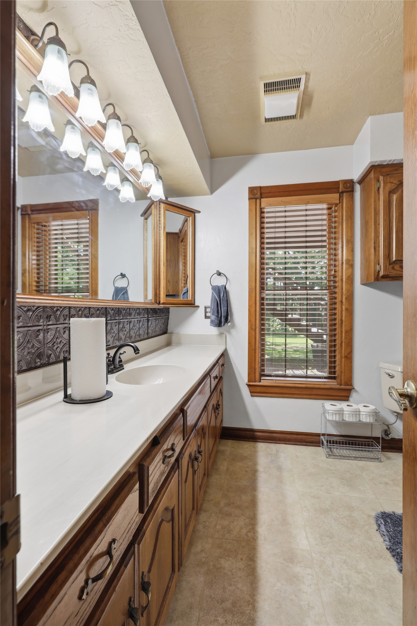 870776 S Hickory E Property Photo 37