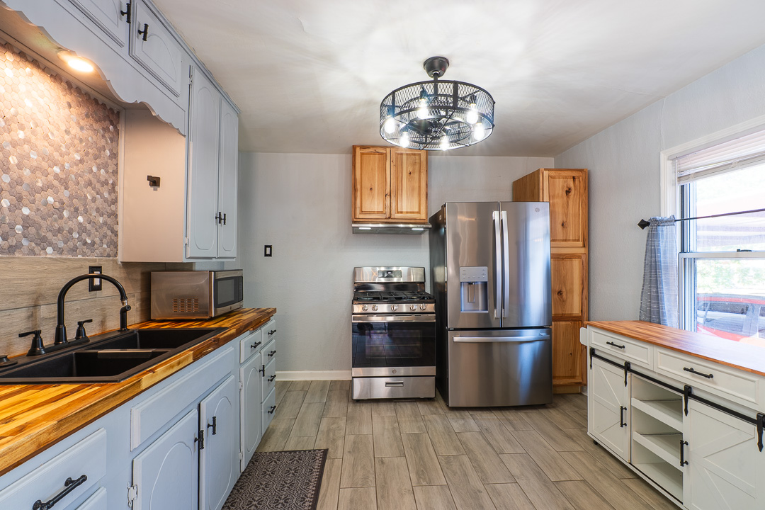 1406 Healdton Property Photo 8