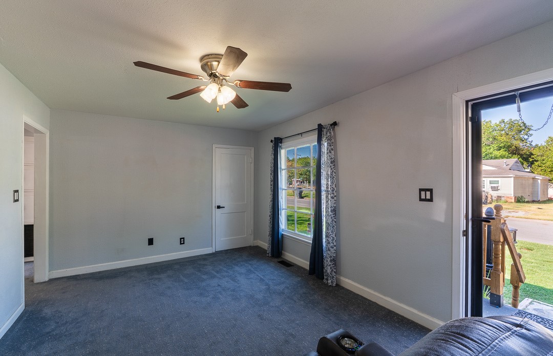 1406 Healdton Property Photo 9