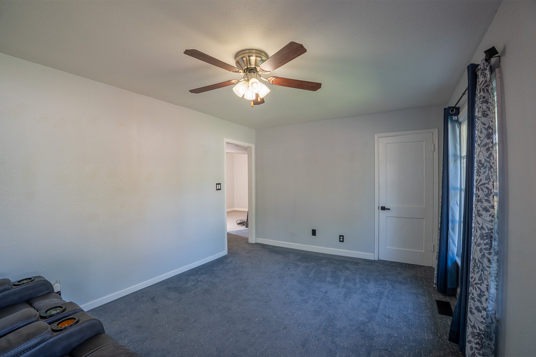 1406 Healdton Property Photo 11