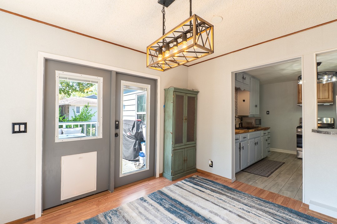 1406 Healdton Property Photo 18