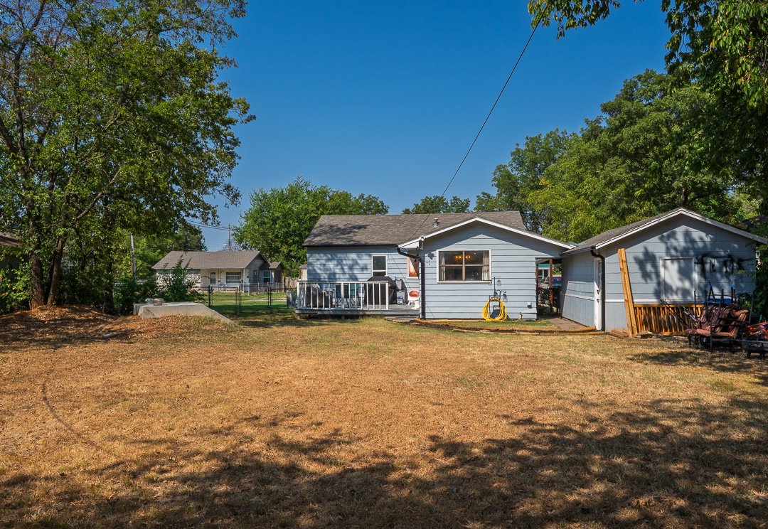 1406 Healdton Property Photo 27
