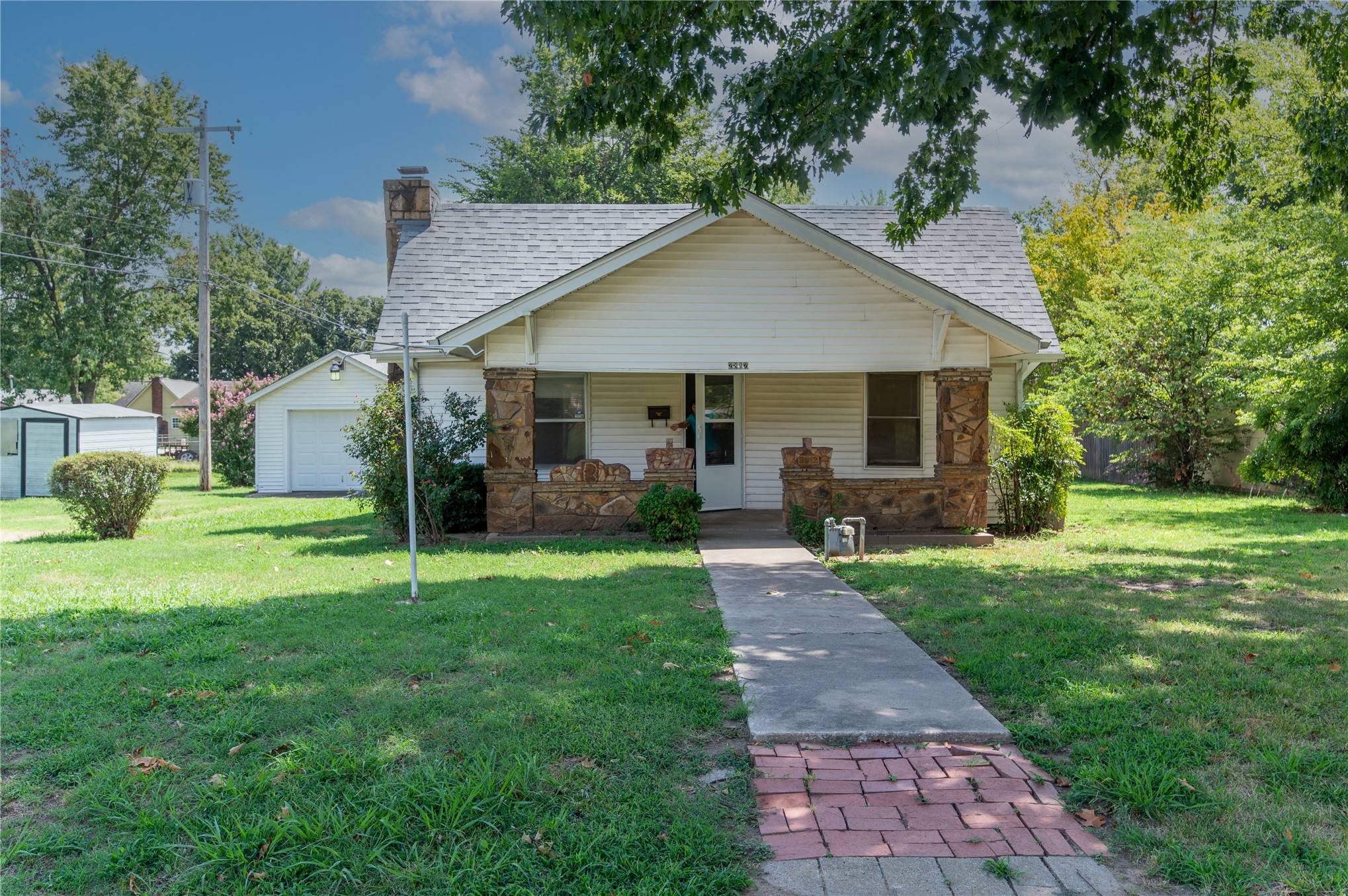 2812 W 37th Place Property Photo 1