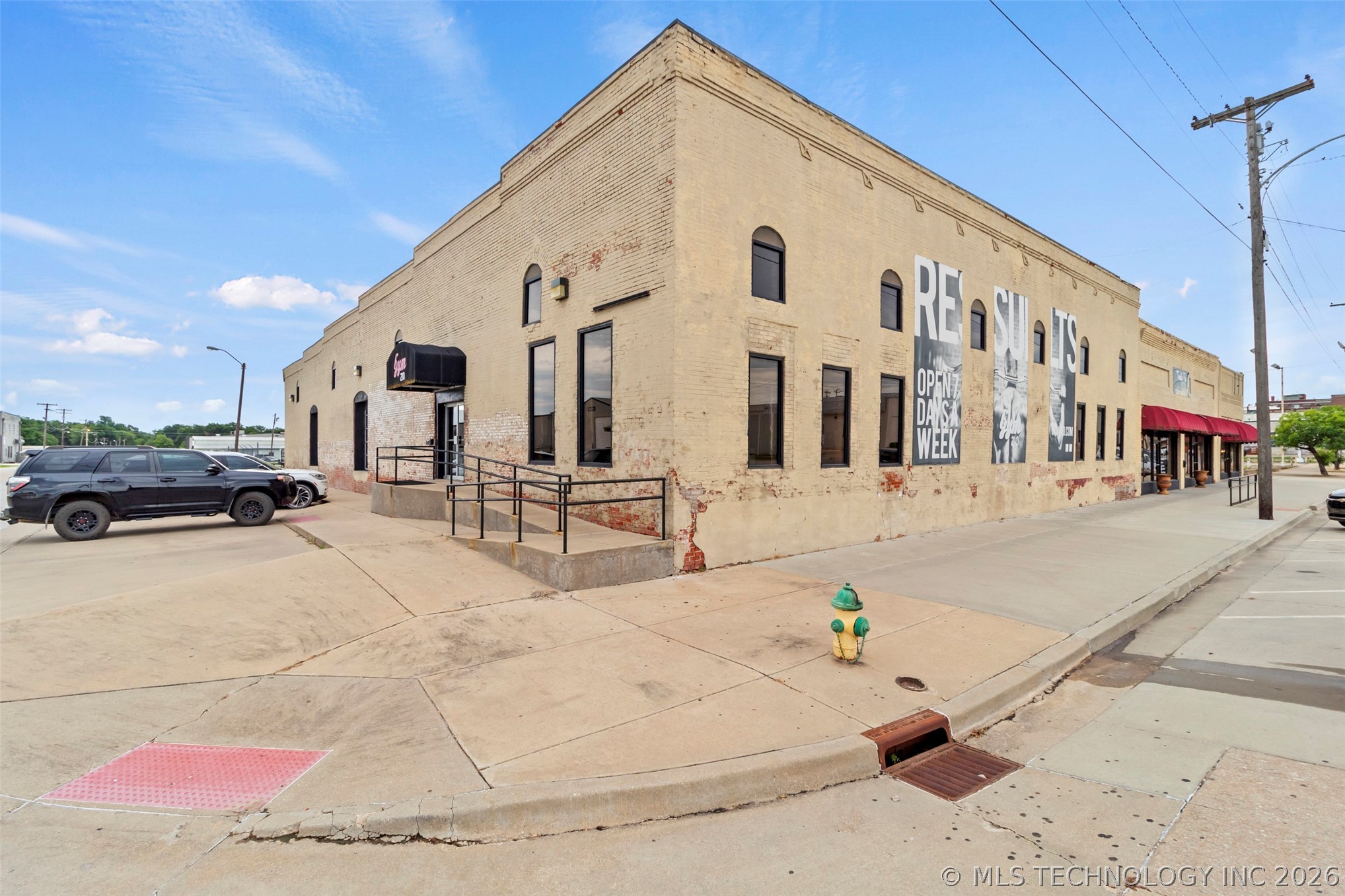 230 N Broadway