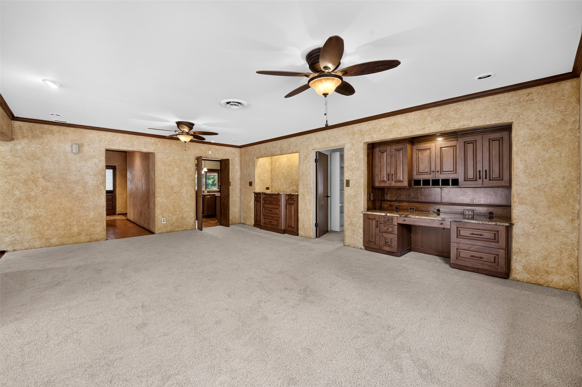 1910 Hillcrest Drive Property Photo 21
