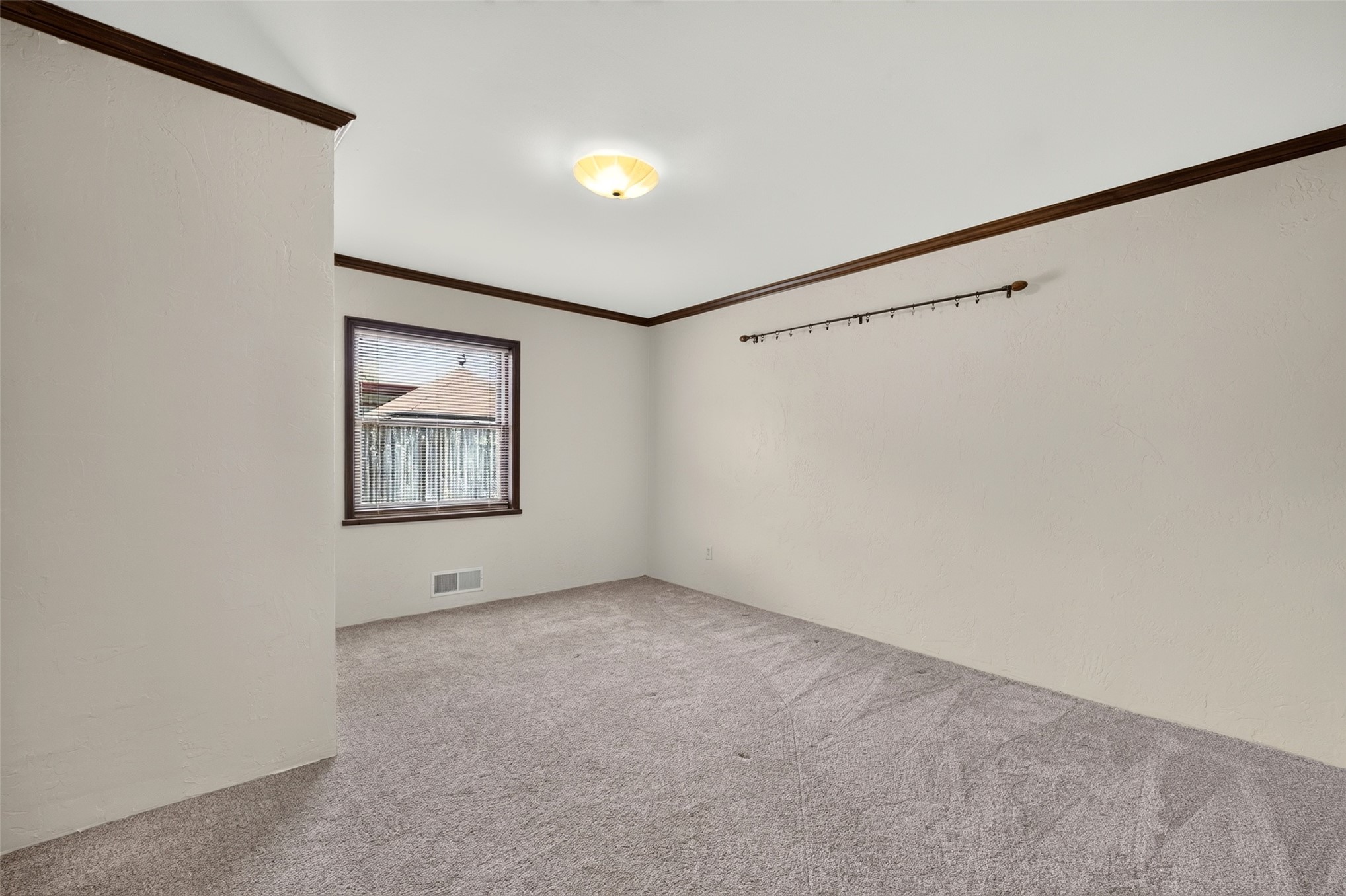 1910 Hillcrest Drive Property Photo 33
