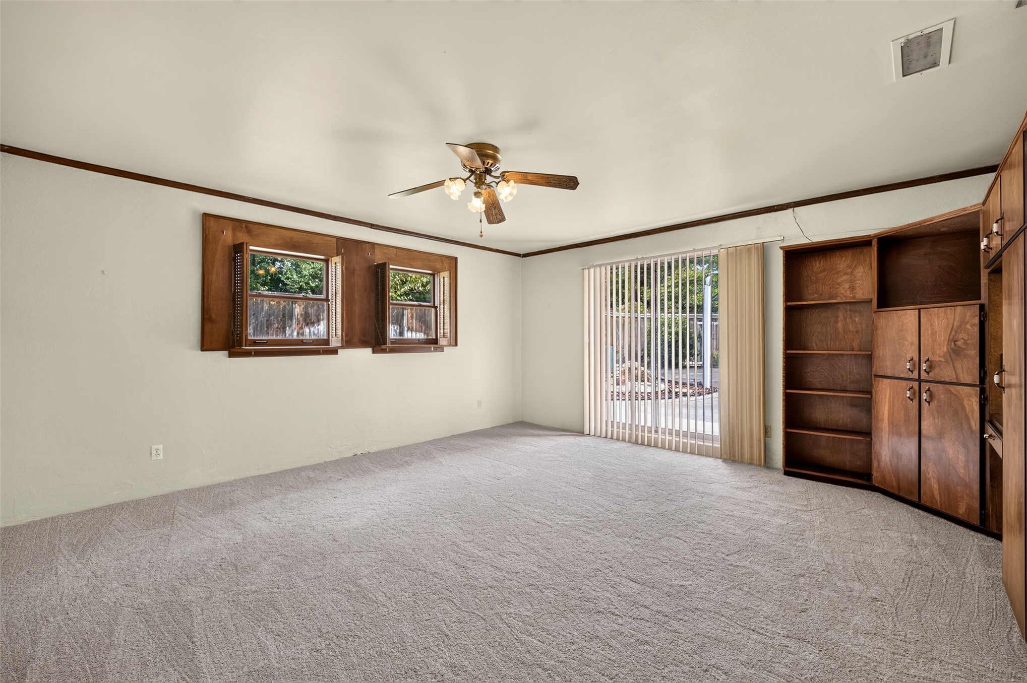 1910 Hillcrest Drive Property Photo 41
