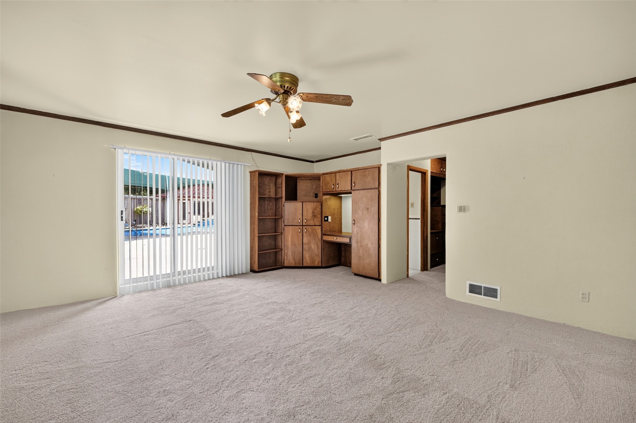 1910 Hillcrest Drive Property Photo 42