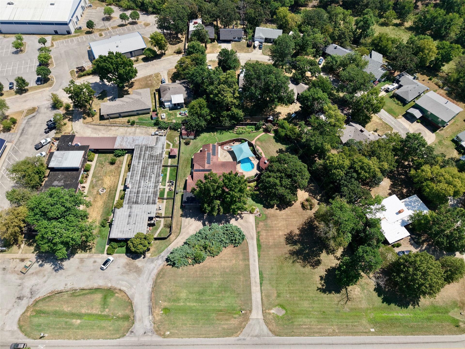1910 Hillcrest Drive Property Photo 61
