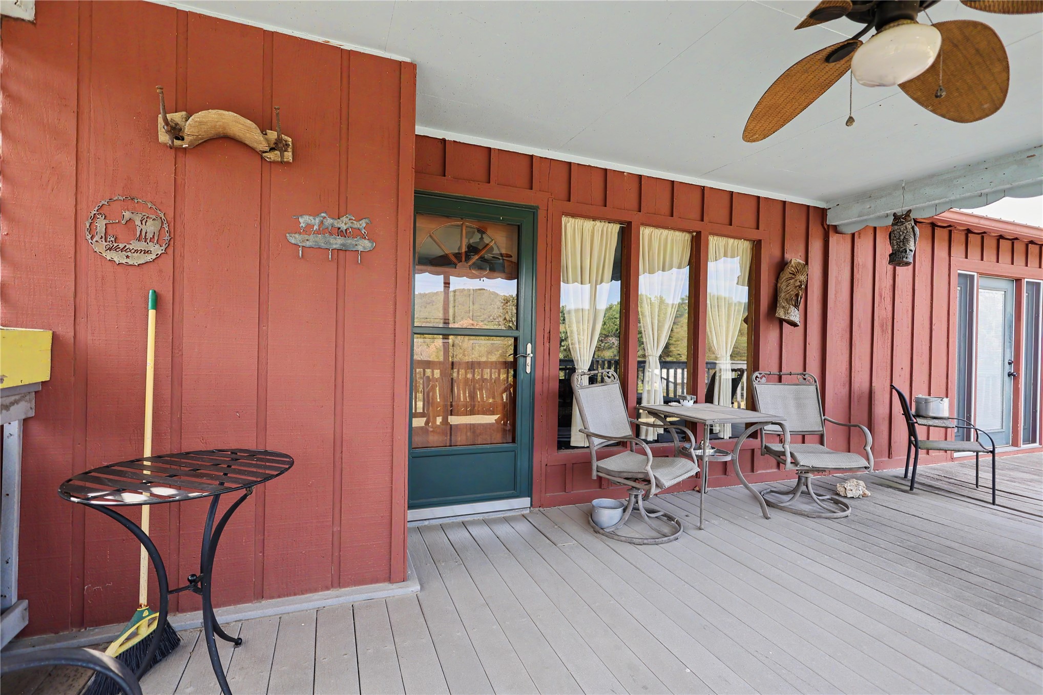 328 Bailey Boulevard Property Photo 5