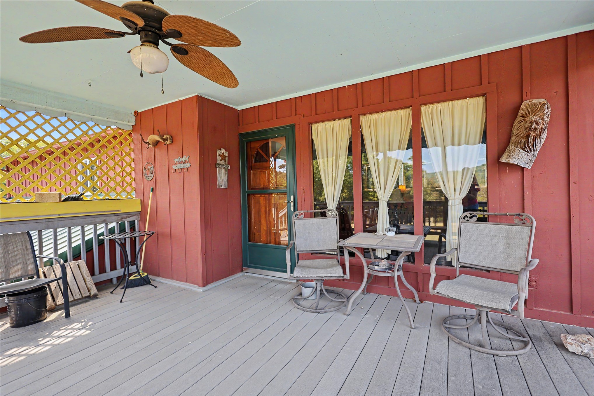 328 Bailey Boulevard Property Photo 6