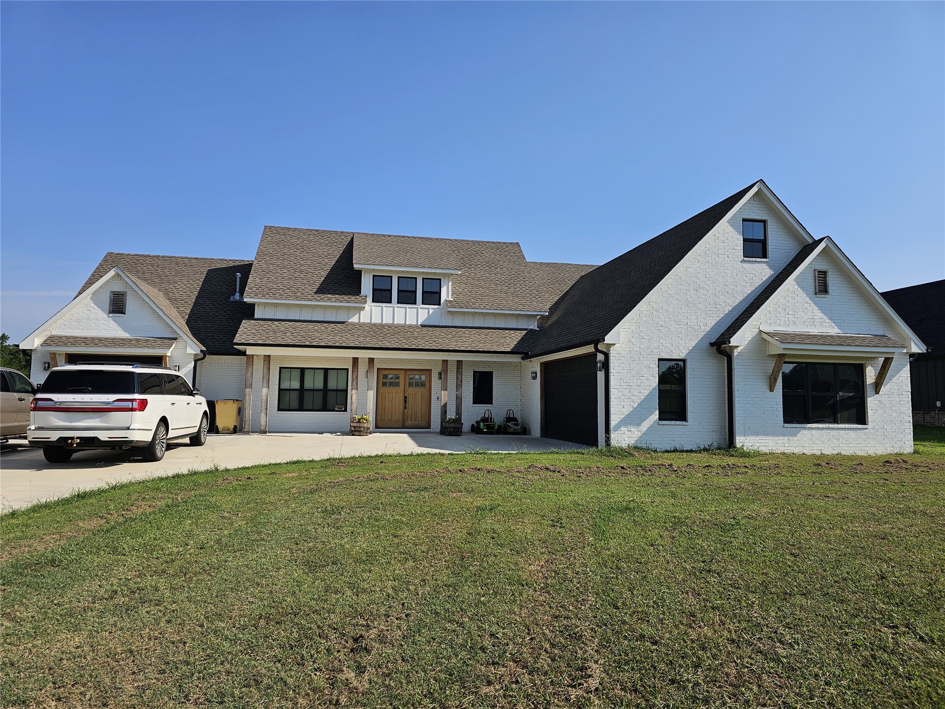 1482 Darlene Lane