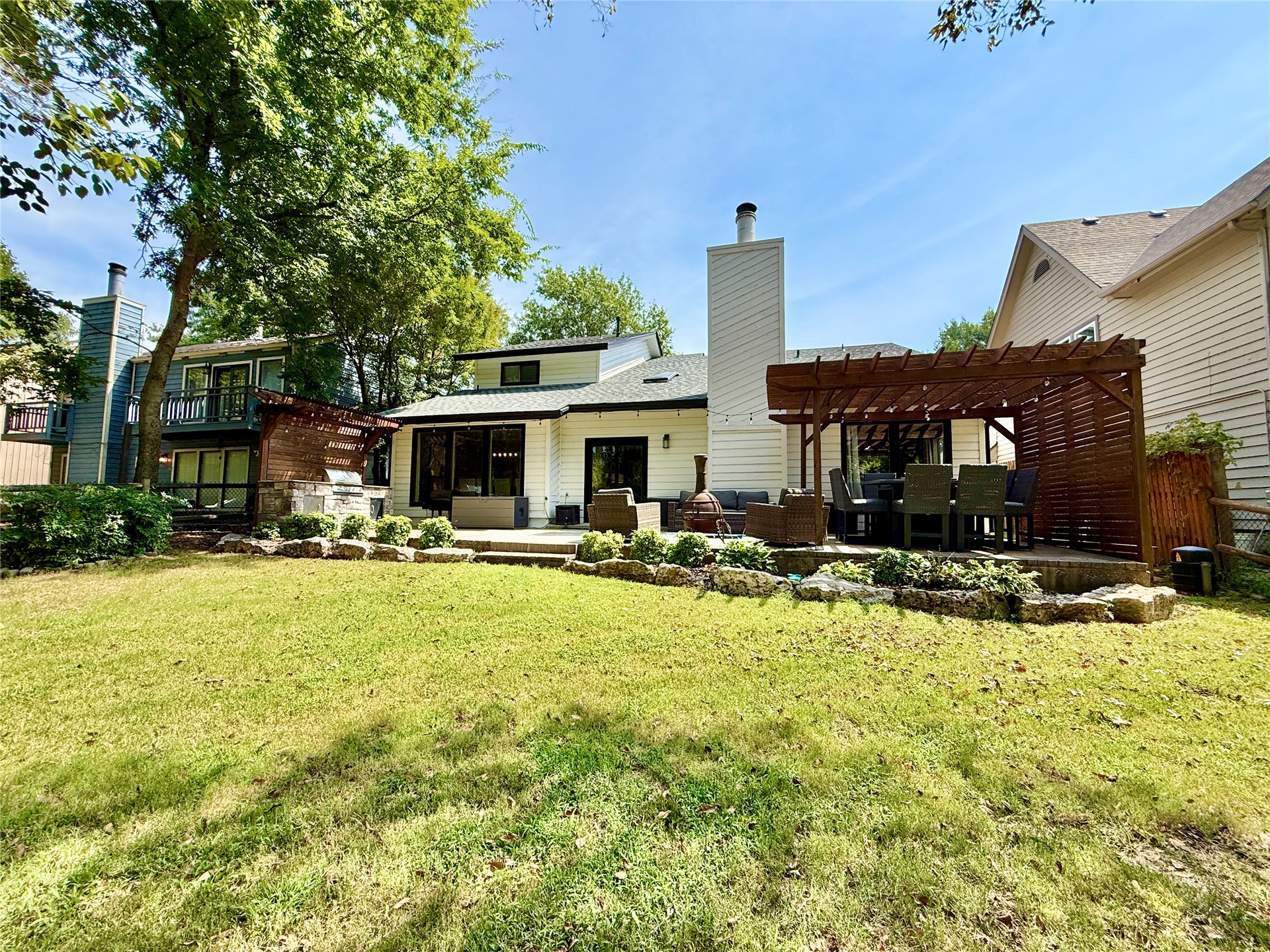 9520 Maplewood Avenue Property Photo 49
