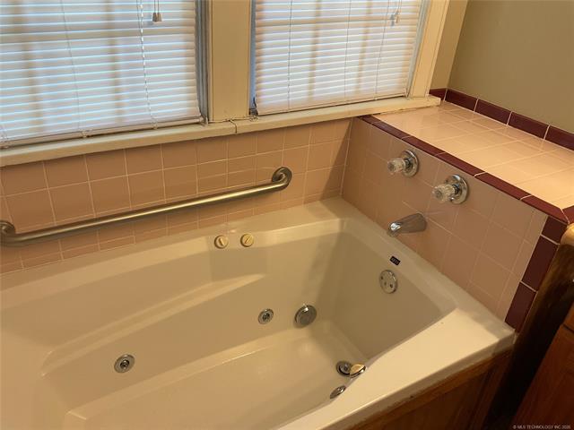 1208 S Jamestown Avenue E Property Photo 17