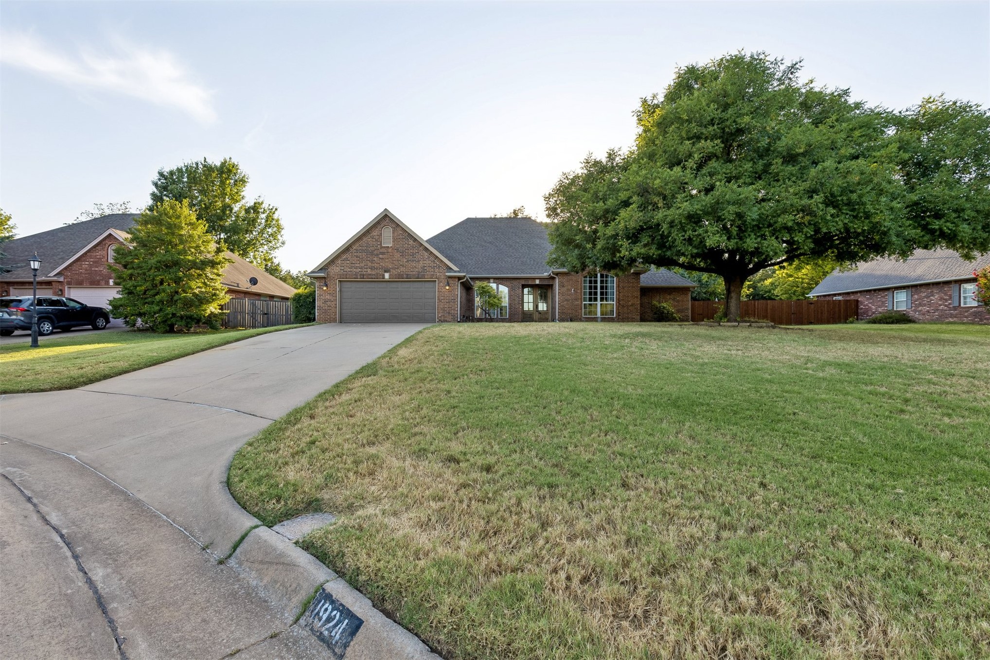1924 N Brooke Hollow Court Property Photo 2
