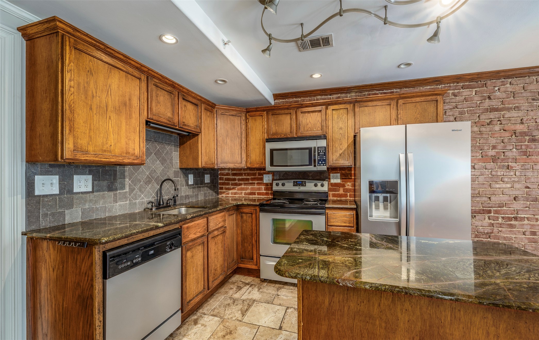 24 E 17th Street Property Photo 4