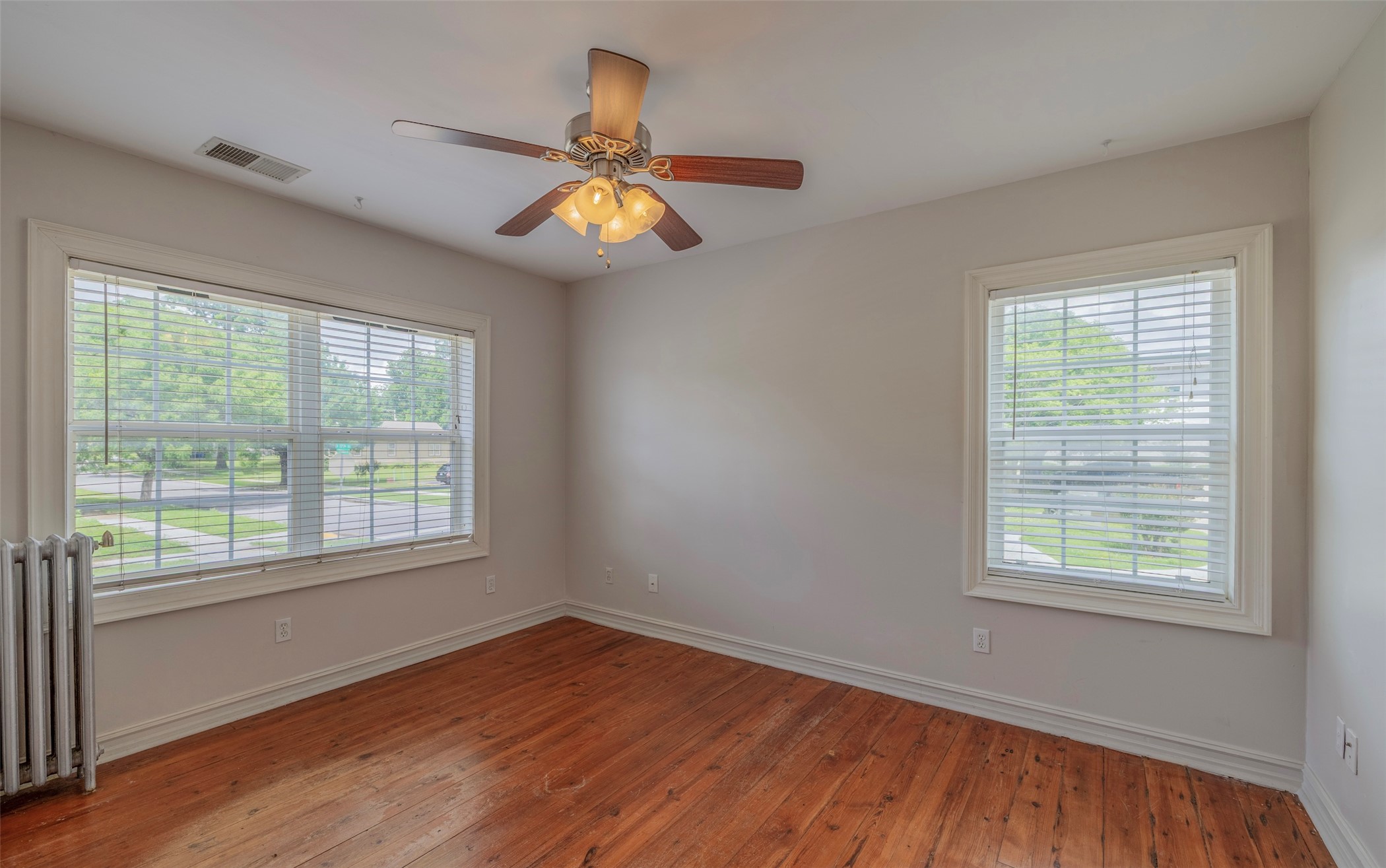 24 E 17th Street Property Photo 7