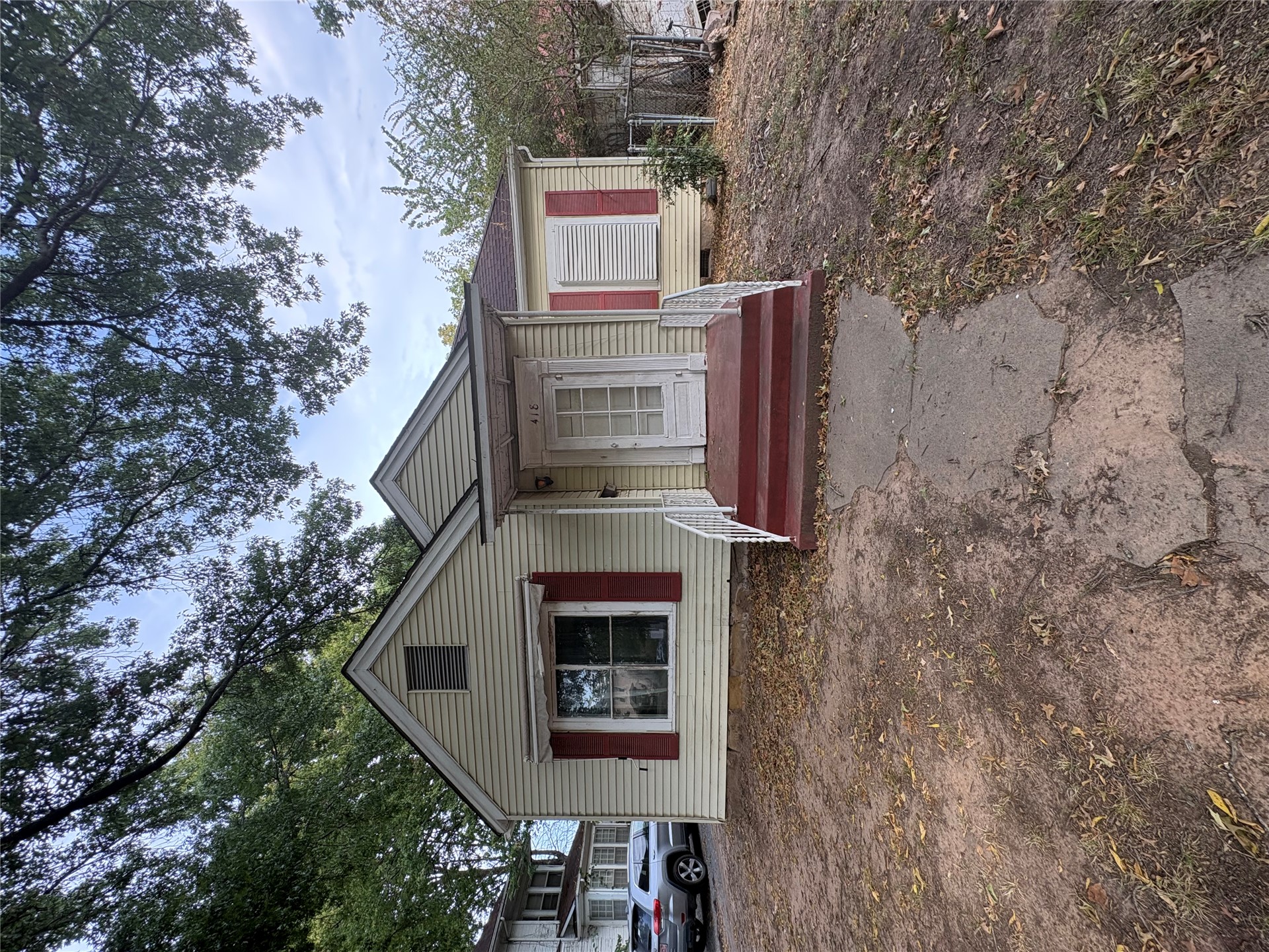 418 N 12th Property Photo 30