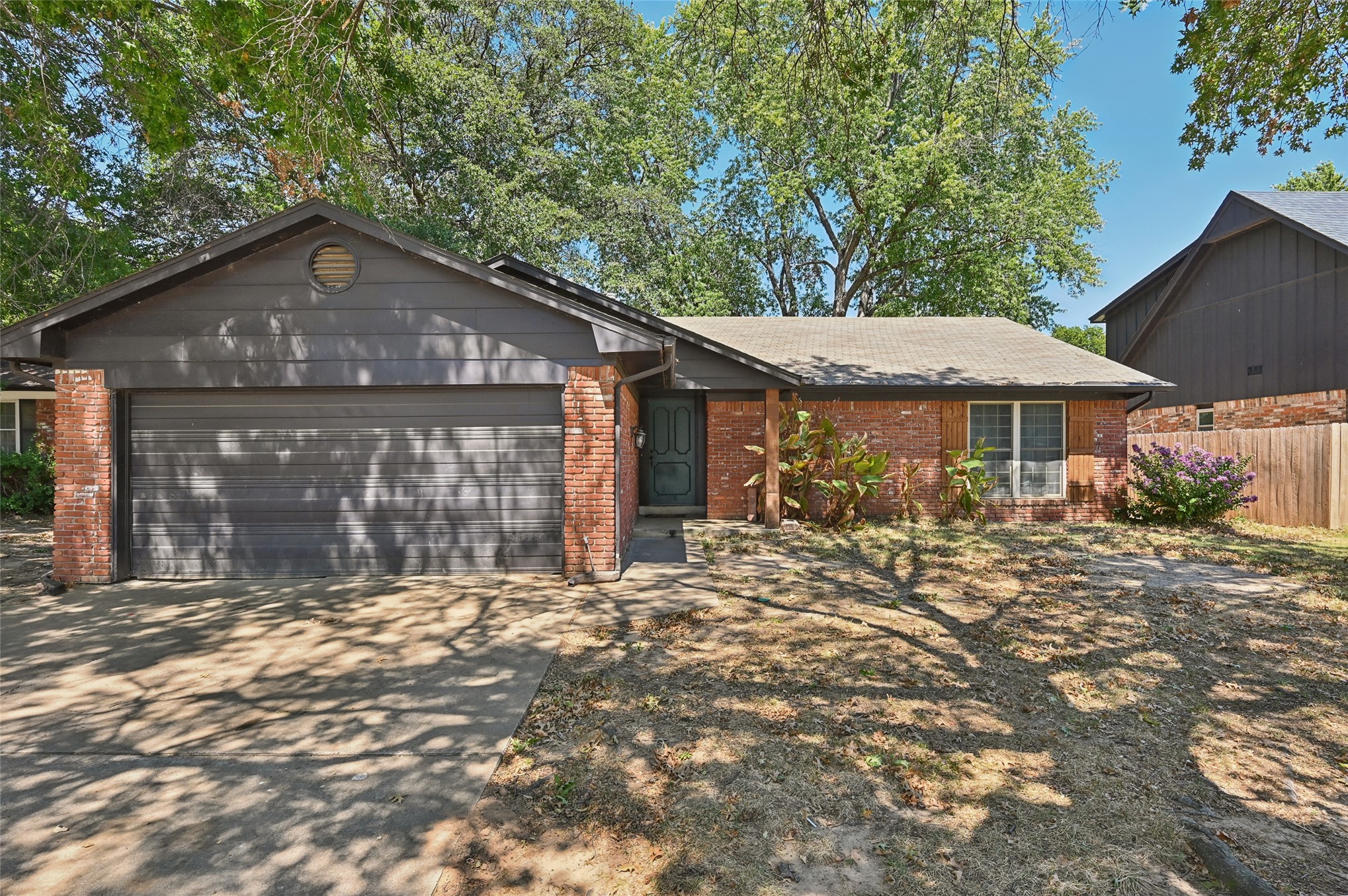 1928 W Nashville Street Property Photo 2