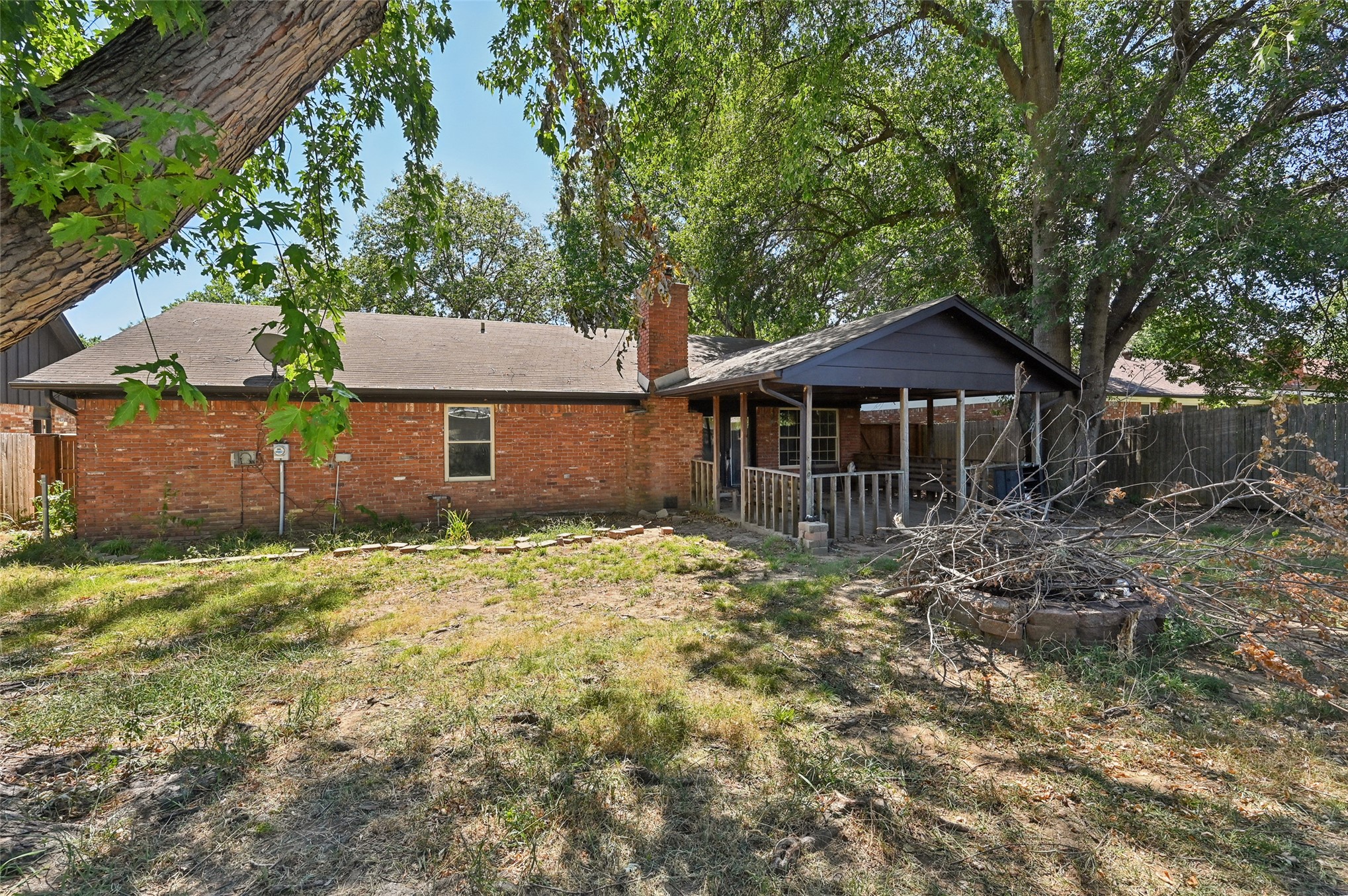 1928 W Nashville Street Property Photo 4