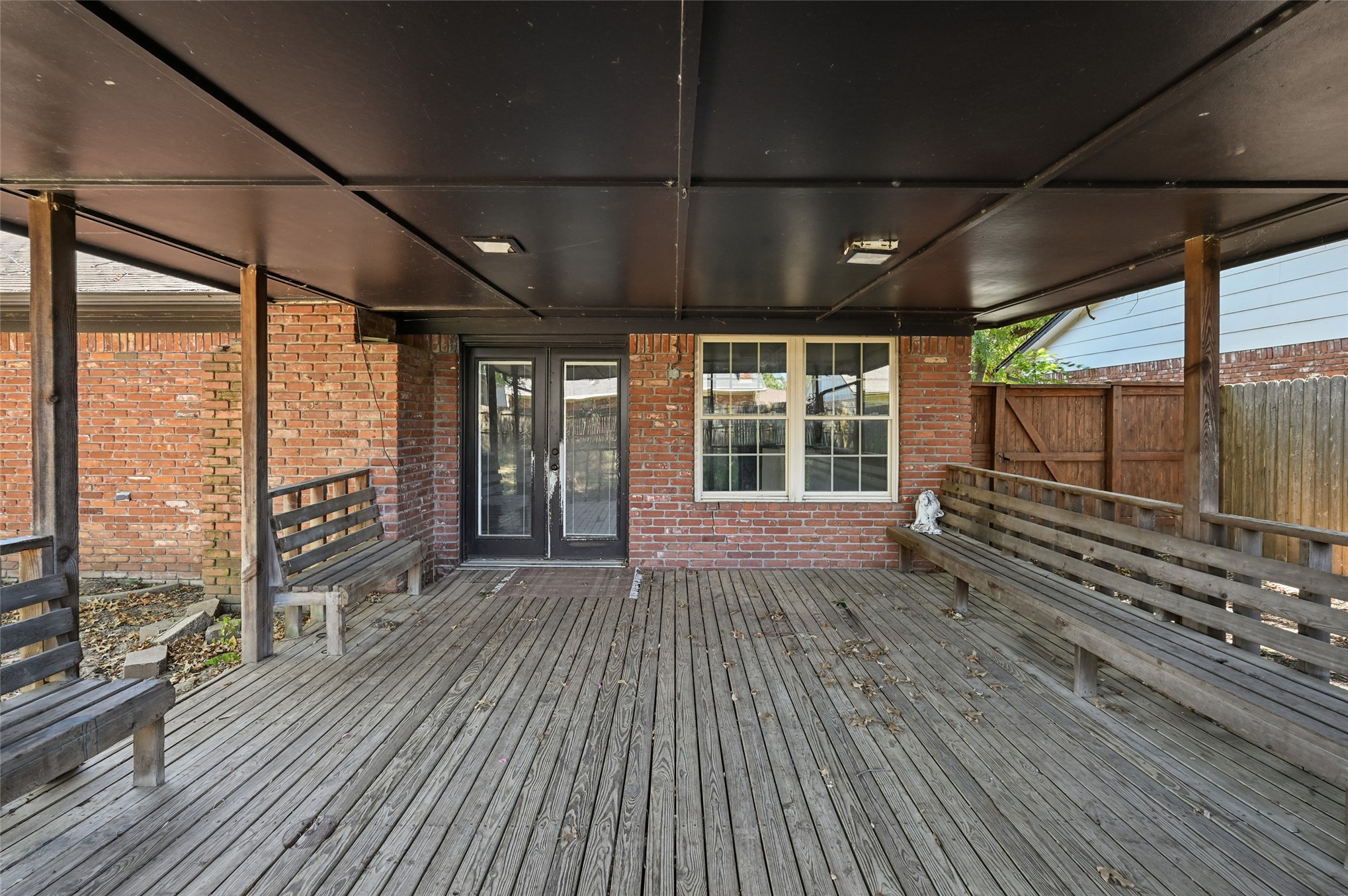 1928 W Nashville Street Property Photo 6