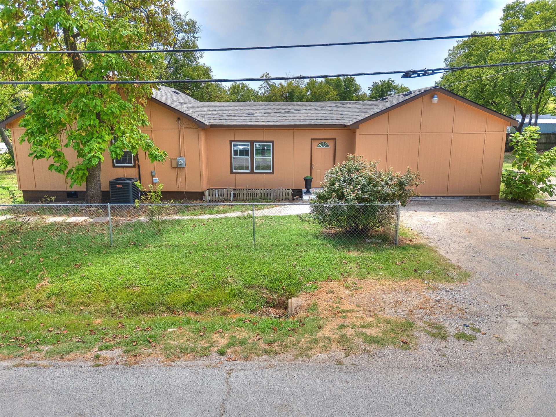 222 N 91st East Avenue Property Photo 2