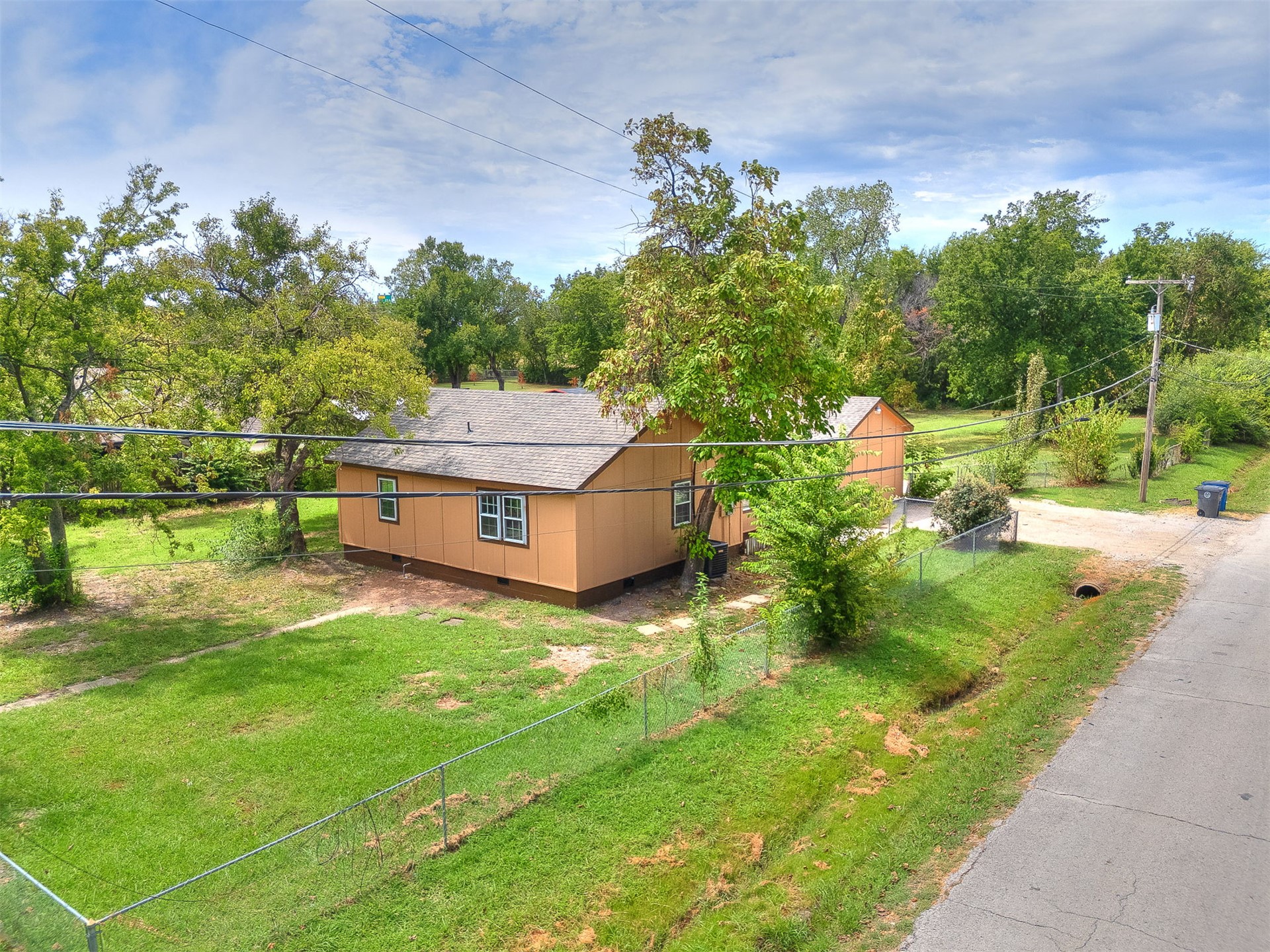 222 N 91st East Avenue Property Photo 3