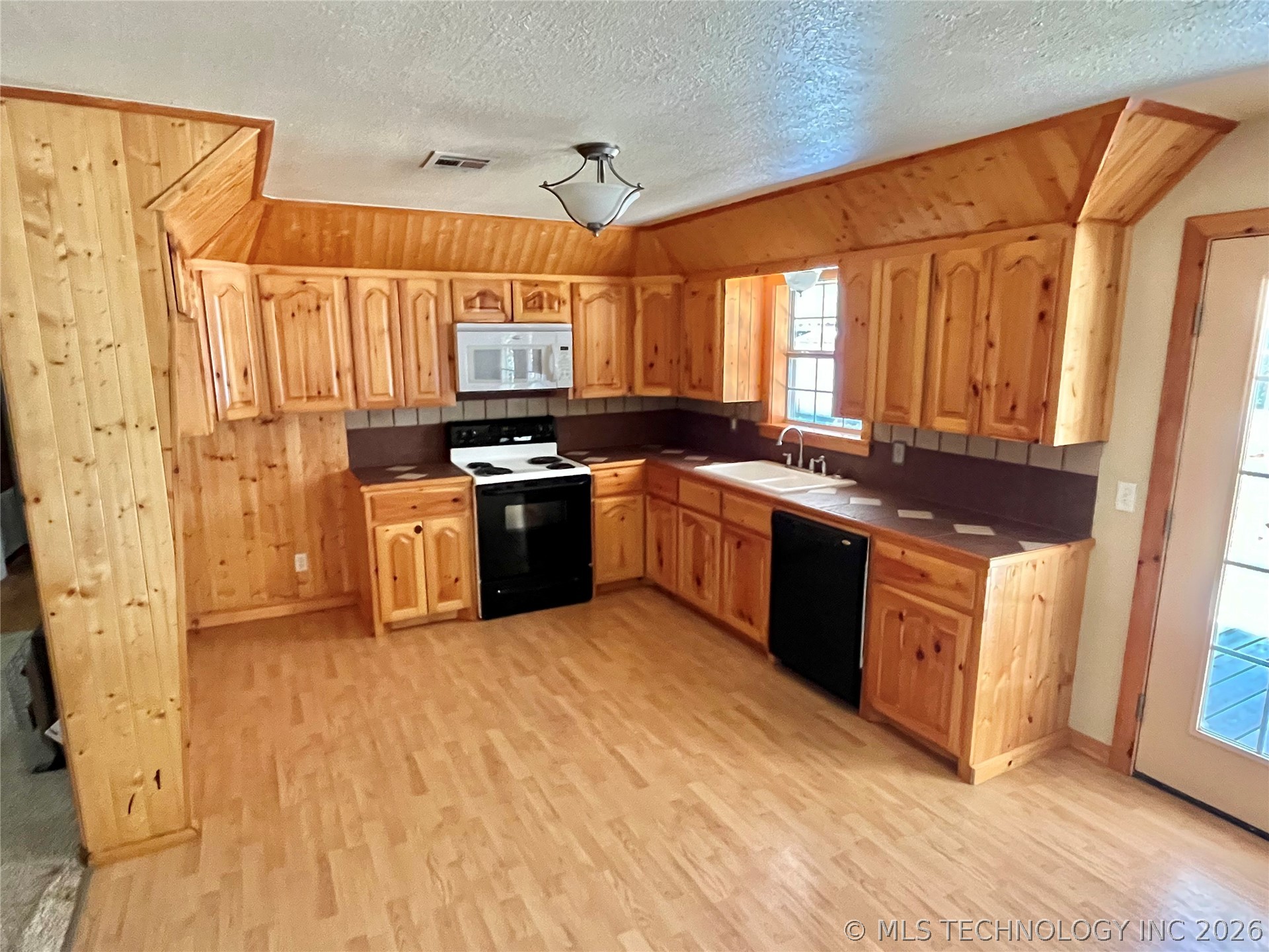 4783 Enos Road Property Photo 3