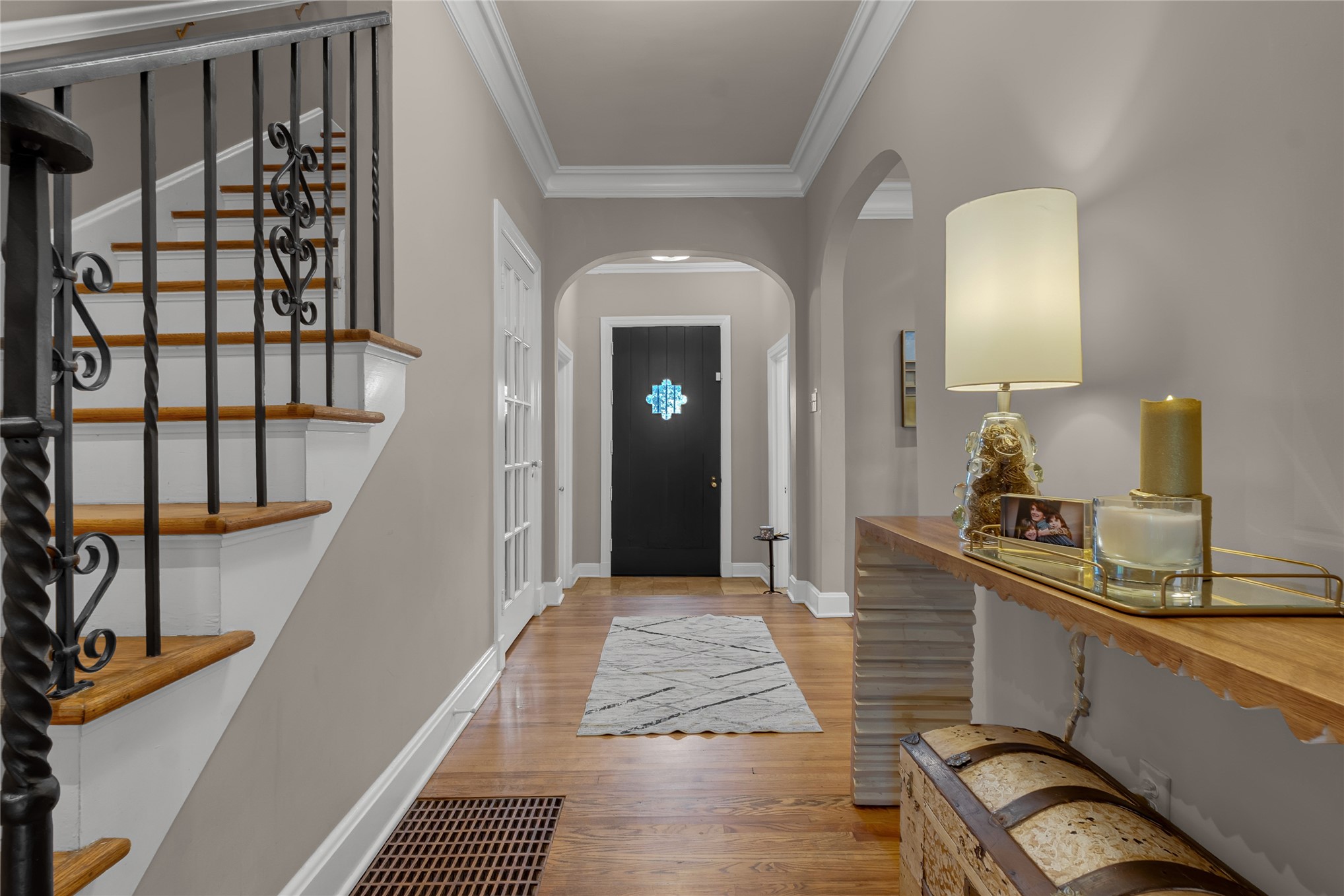 2106 S Saint Louis Avenue Property Photo 8