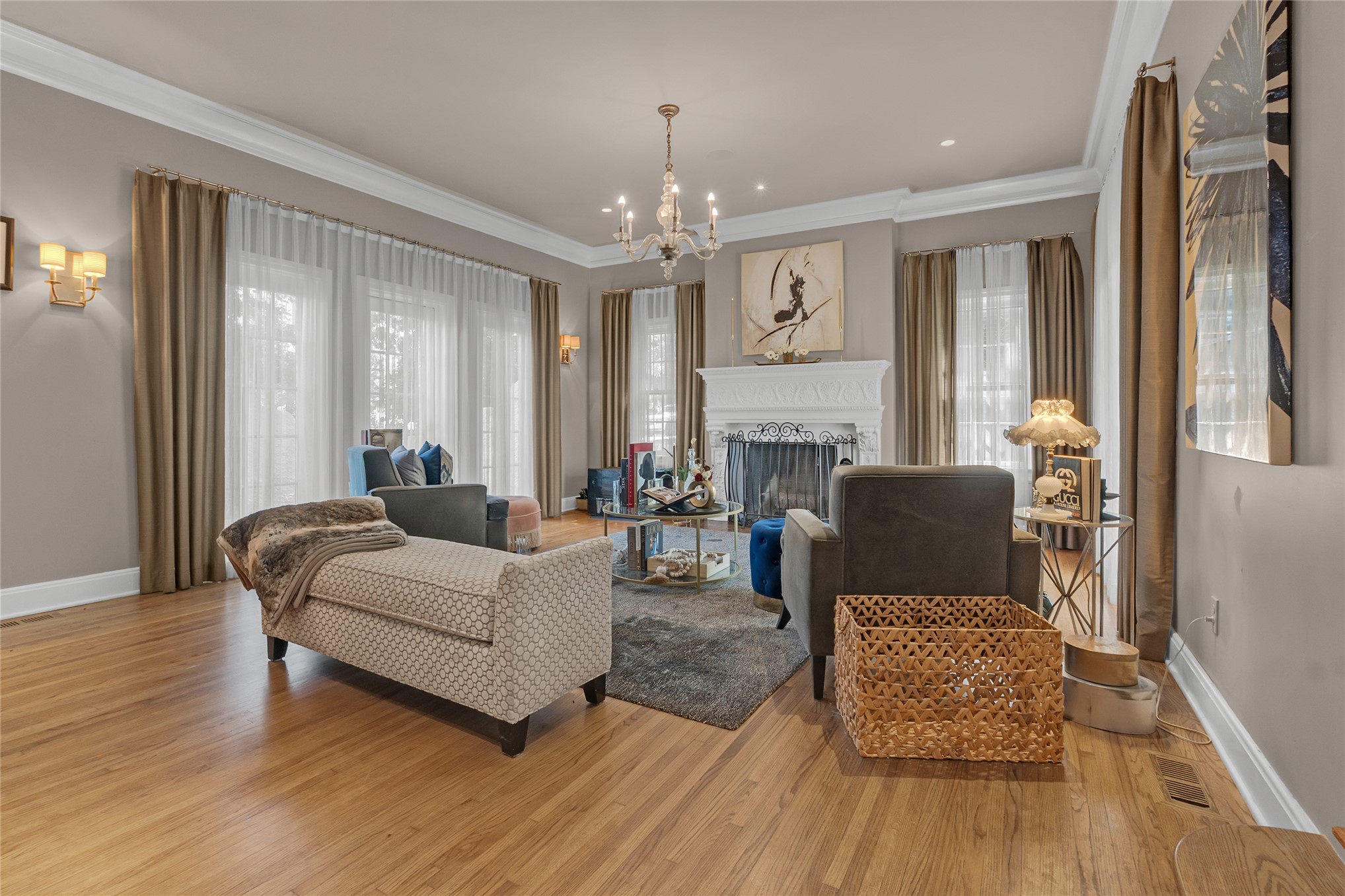 2106 S Saint Louis Avenue Property Photo 16