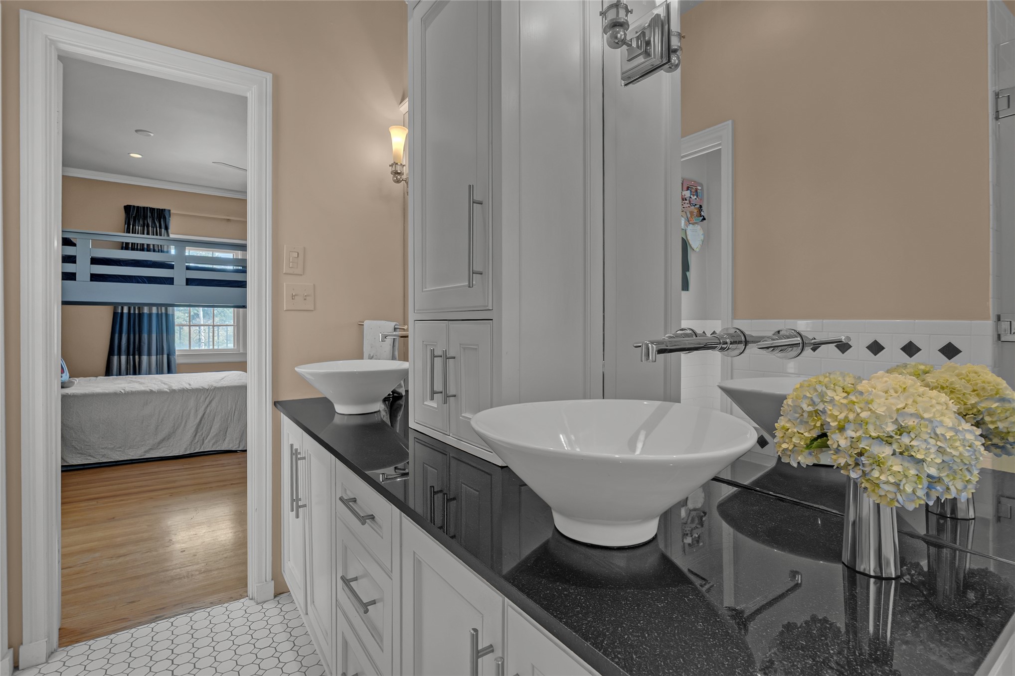 2106 S Saint Louis Avenue Property Photo 55