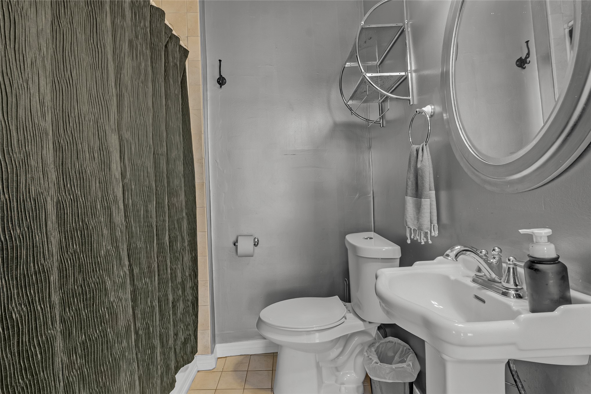 2106 S Saint Louis Avenue Property Photo 62