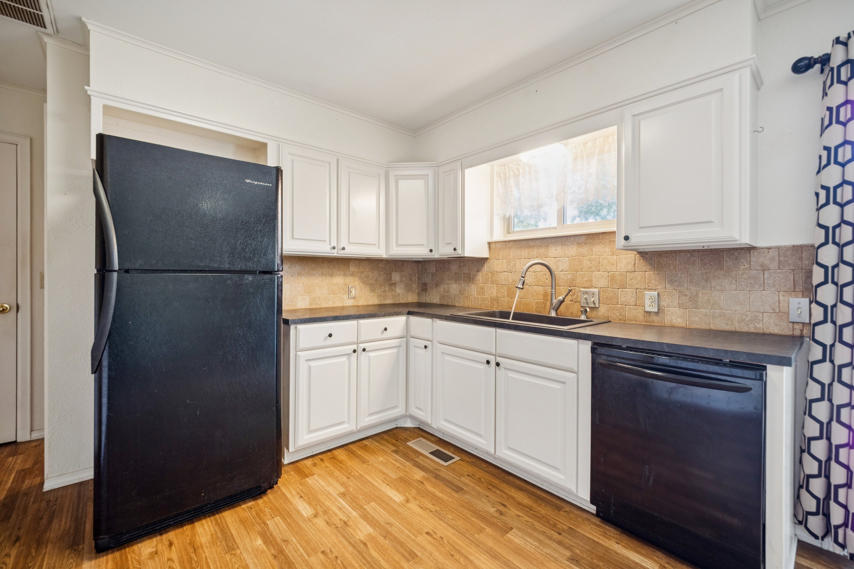 1710 Louise Drive Property Photo 8