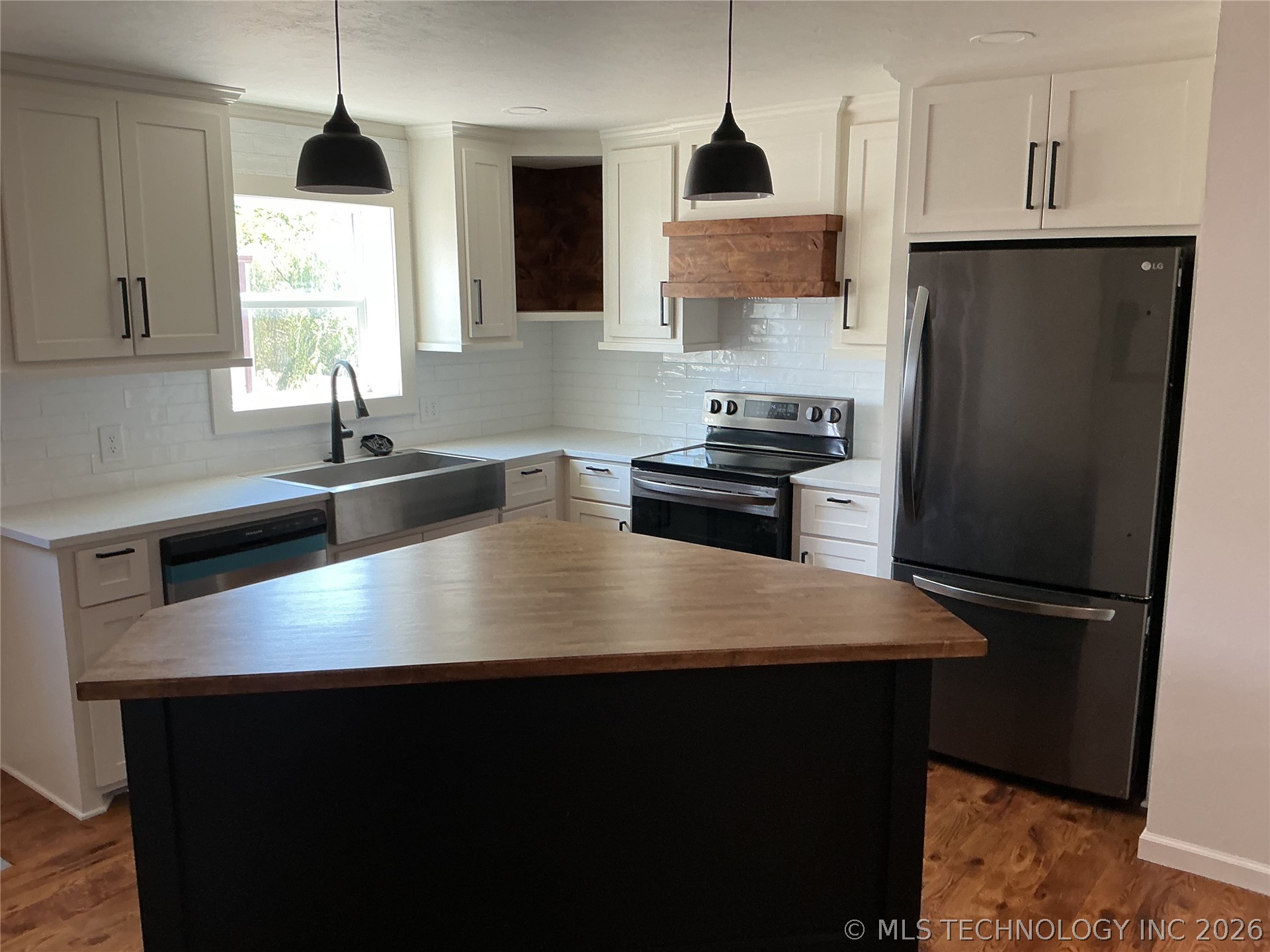 8959 Birch Street Property Photo 2