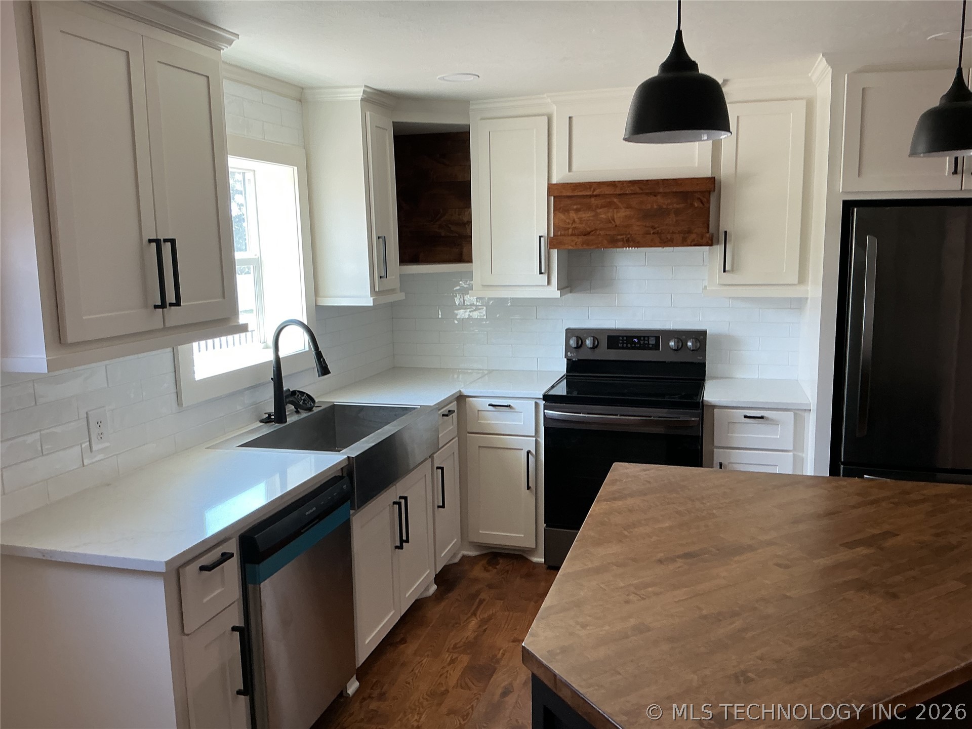 8959 Birch Street Property Photo 3