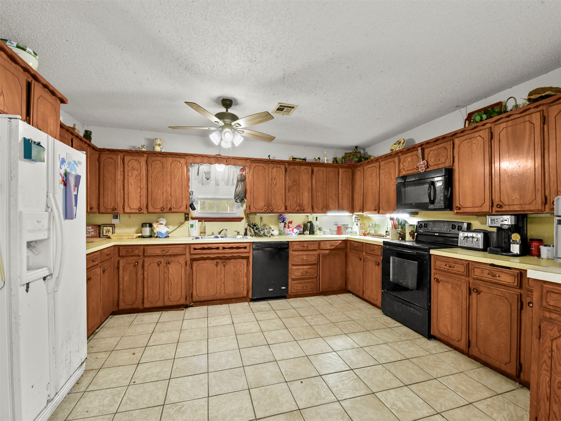 231 Serpentine Street Property Photo 4