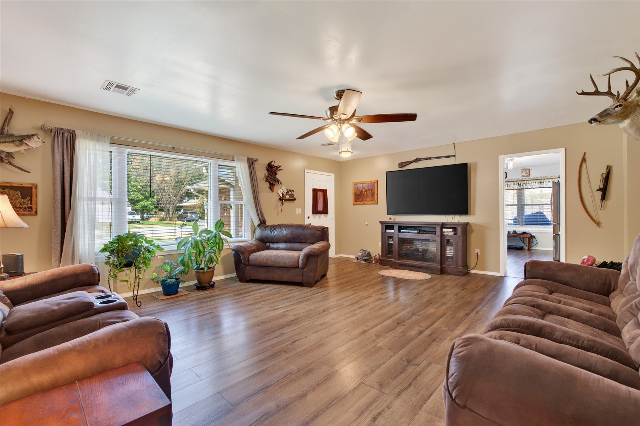 105 S Rowe Street Property Photo 3