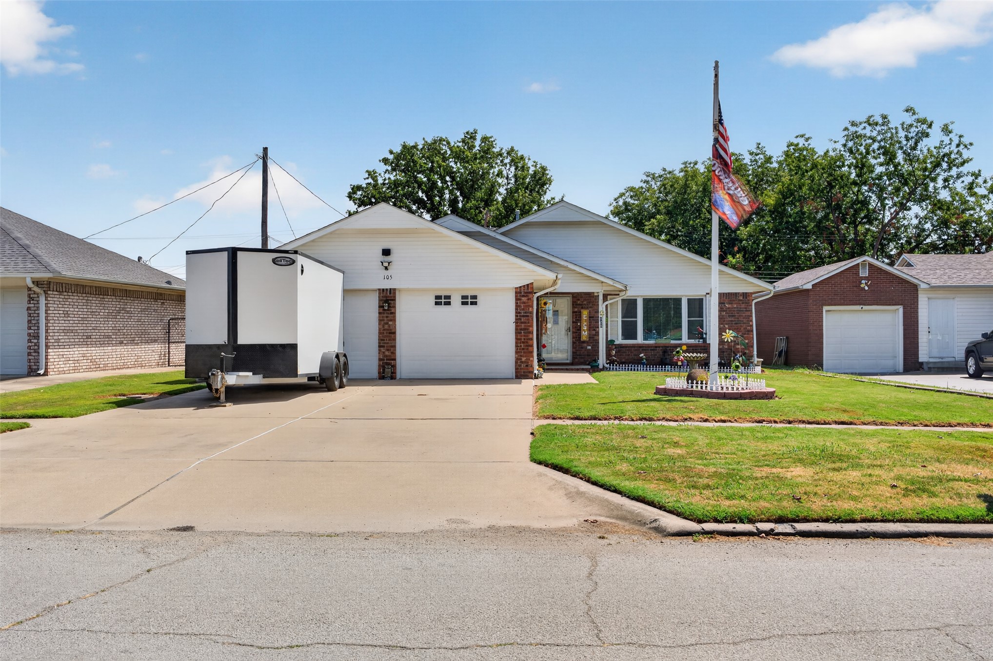 105 S Rowe Street Property Photo 7