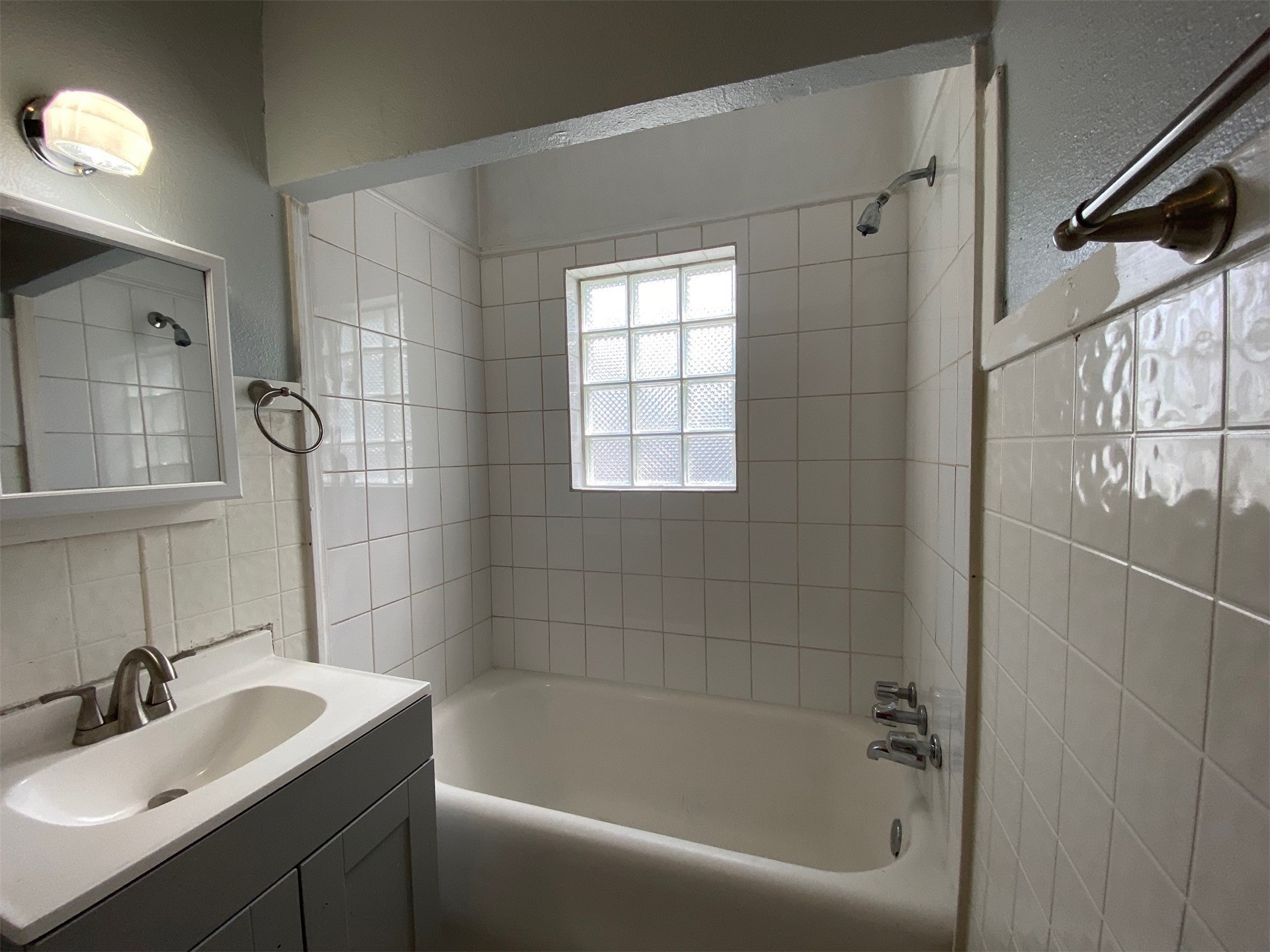 1106 E 36th Street Property Photo 15