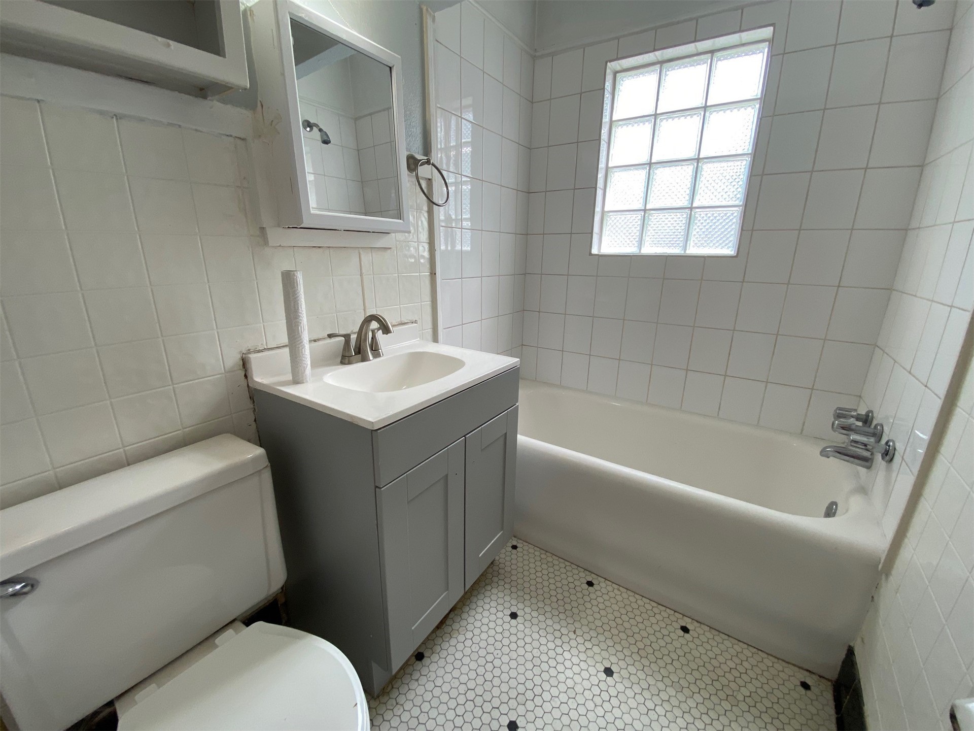 1106 E 36th Street Property Photo 16
