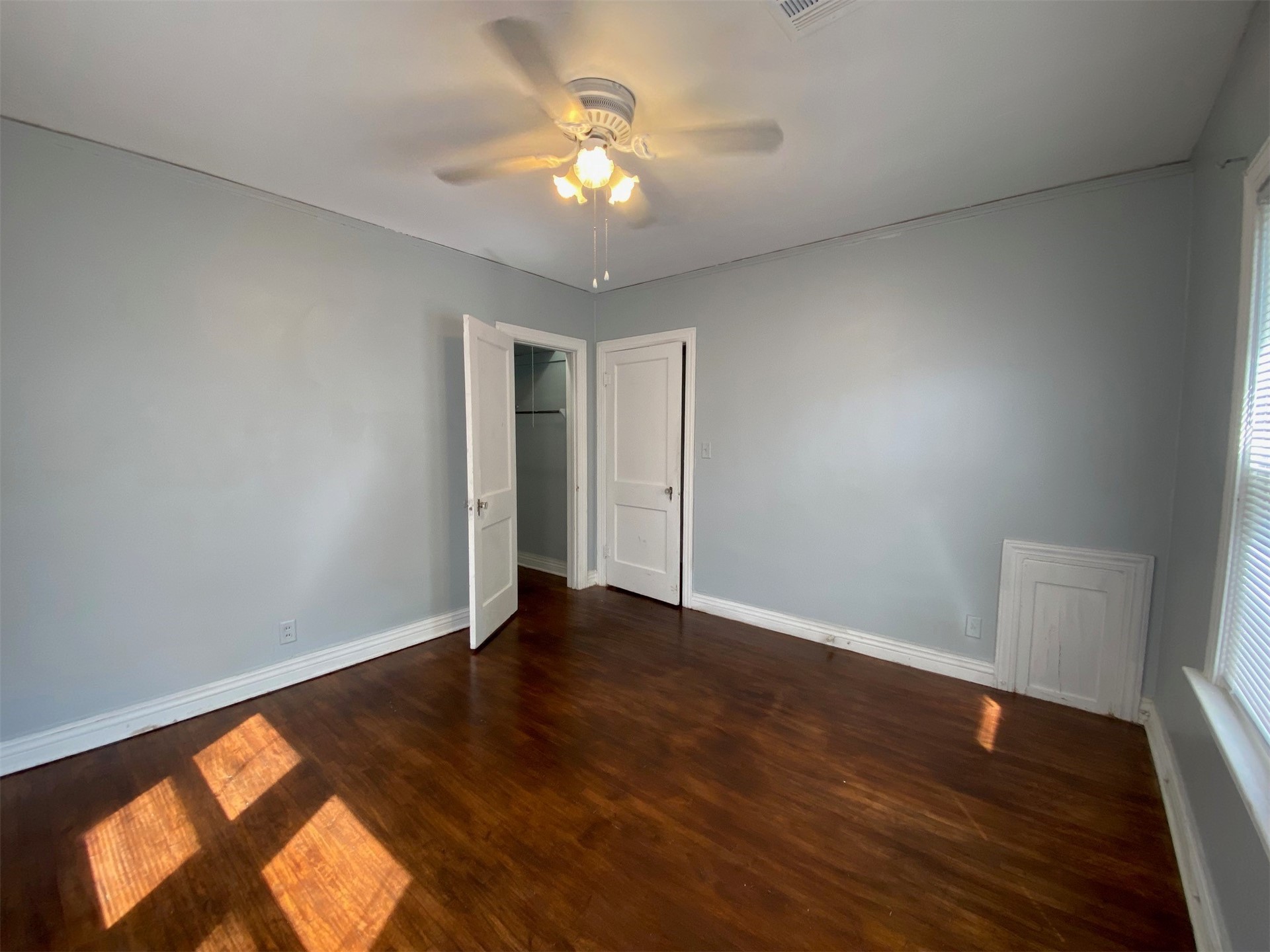 1106 E 36th Street Property Photo 18
