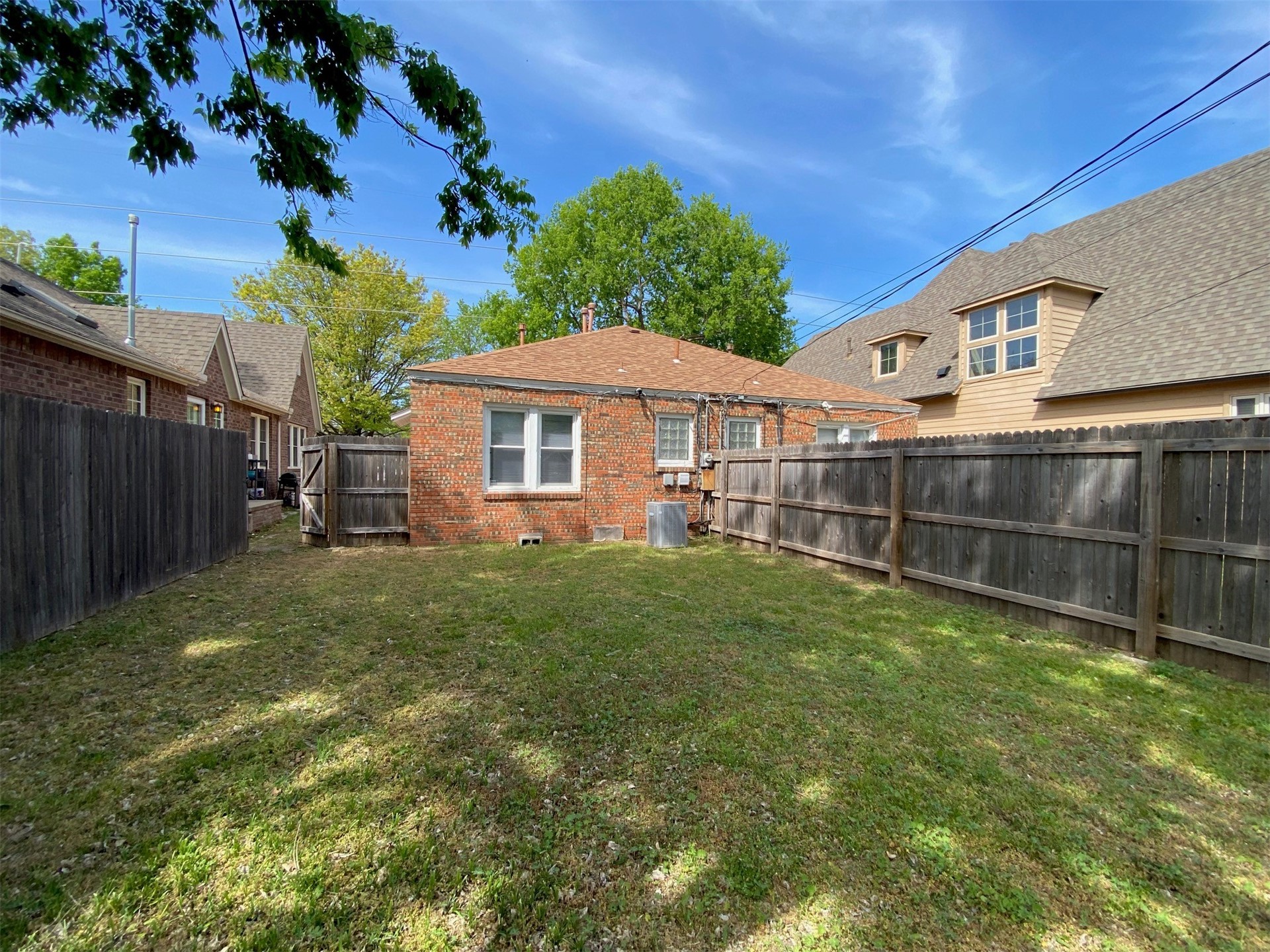 1106 E 36th Street Property Photo 19